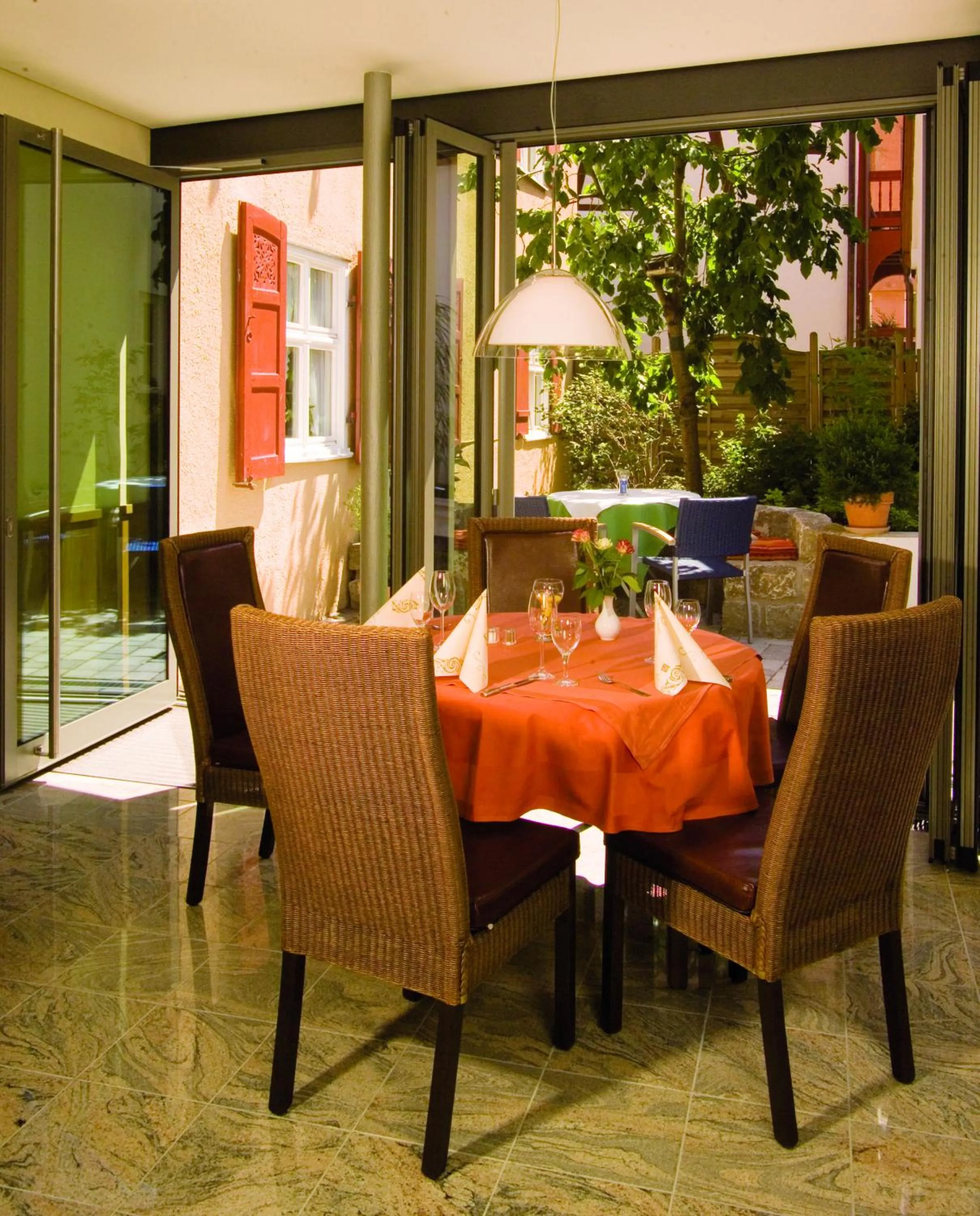 Restaurant/places to eat in Hotel-Restaurant Goldenes Lamm