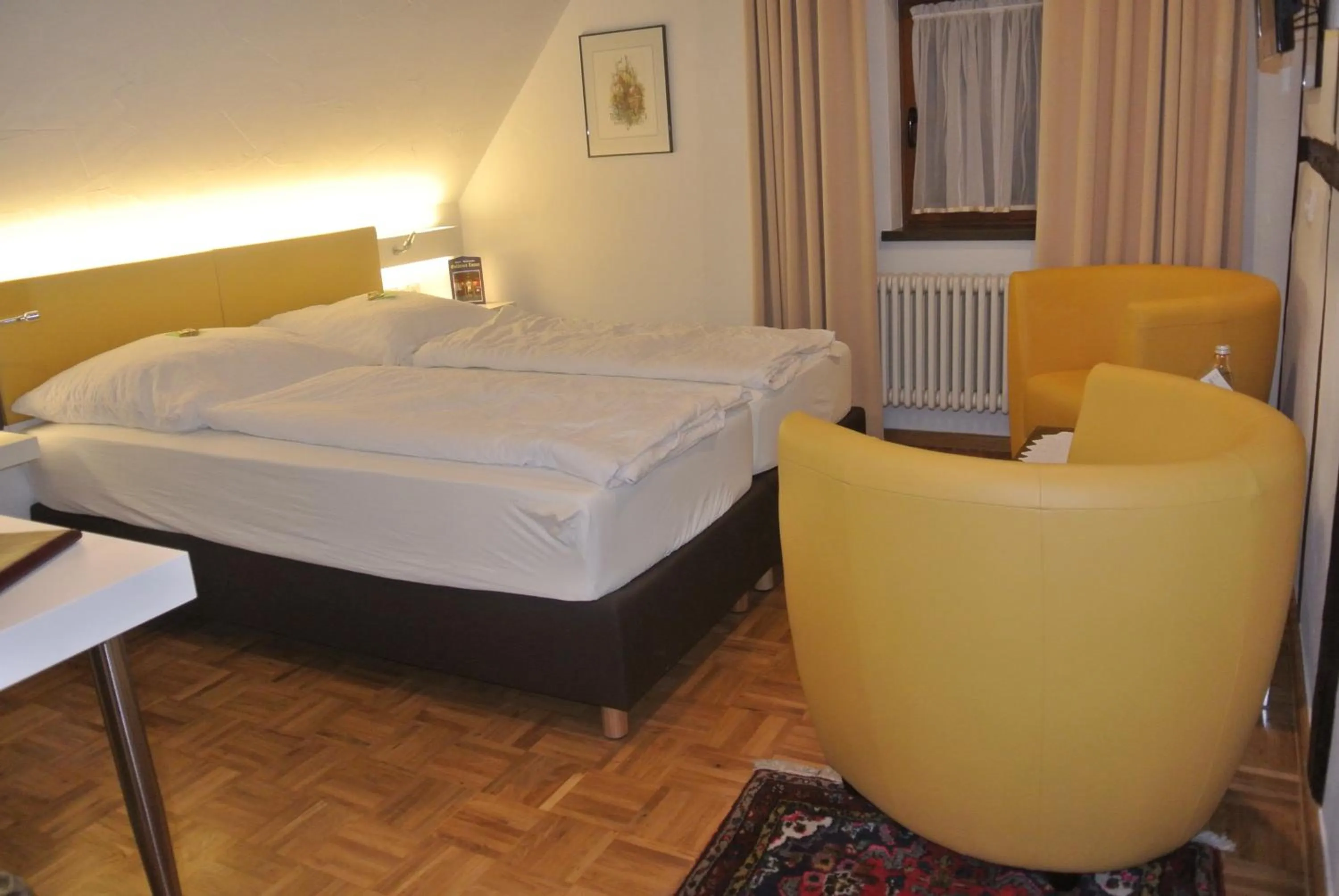 Bed in Hotel-Restaurant Goldenes Lamm