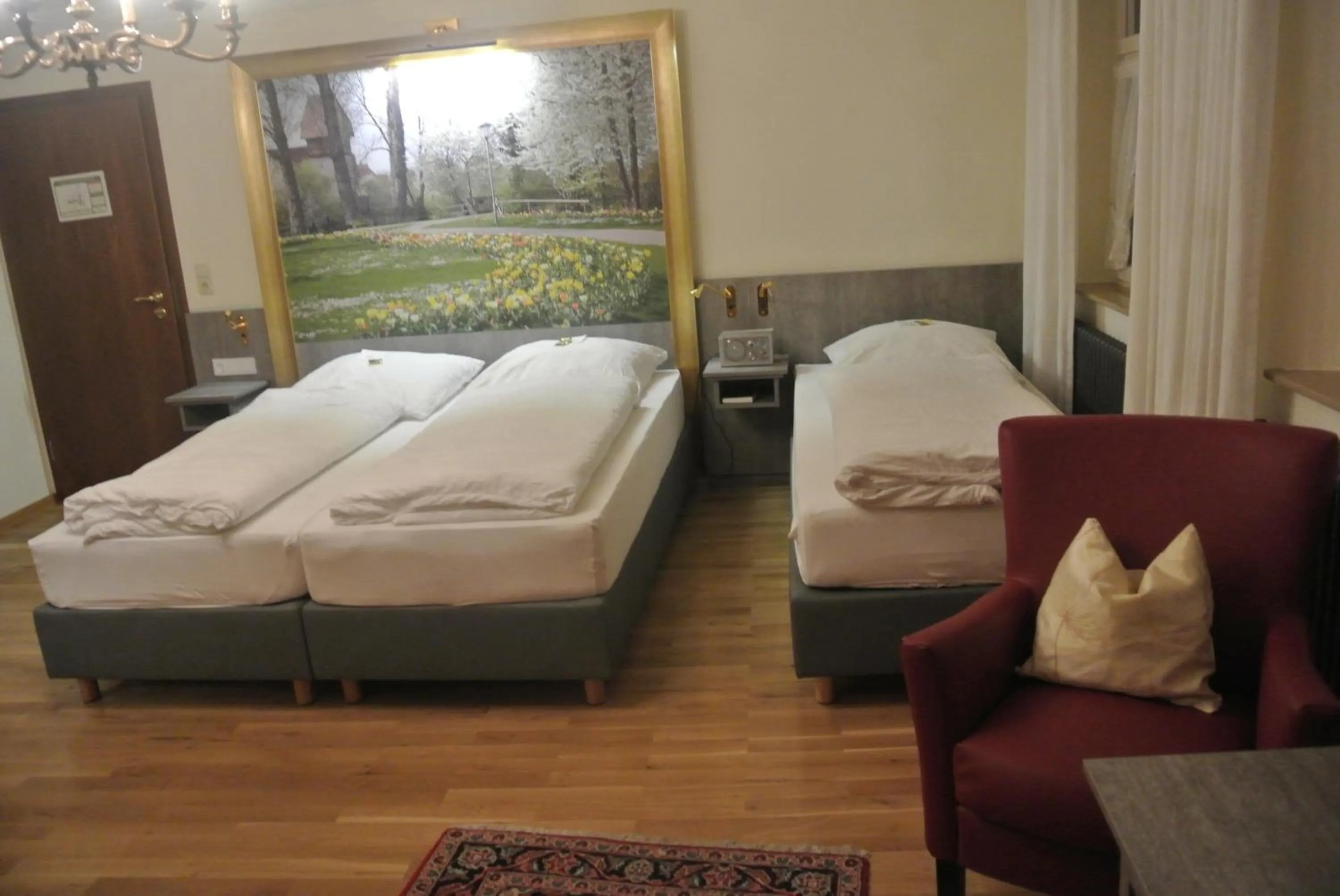 Bedroom, Bed in Hotel-Restaurant Goldenes Lamm