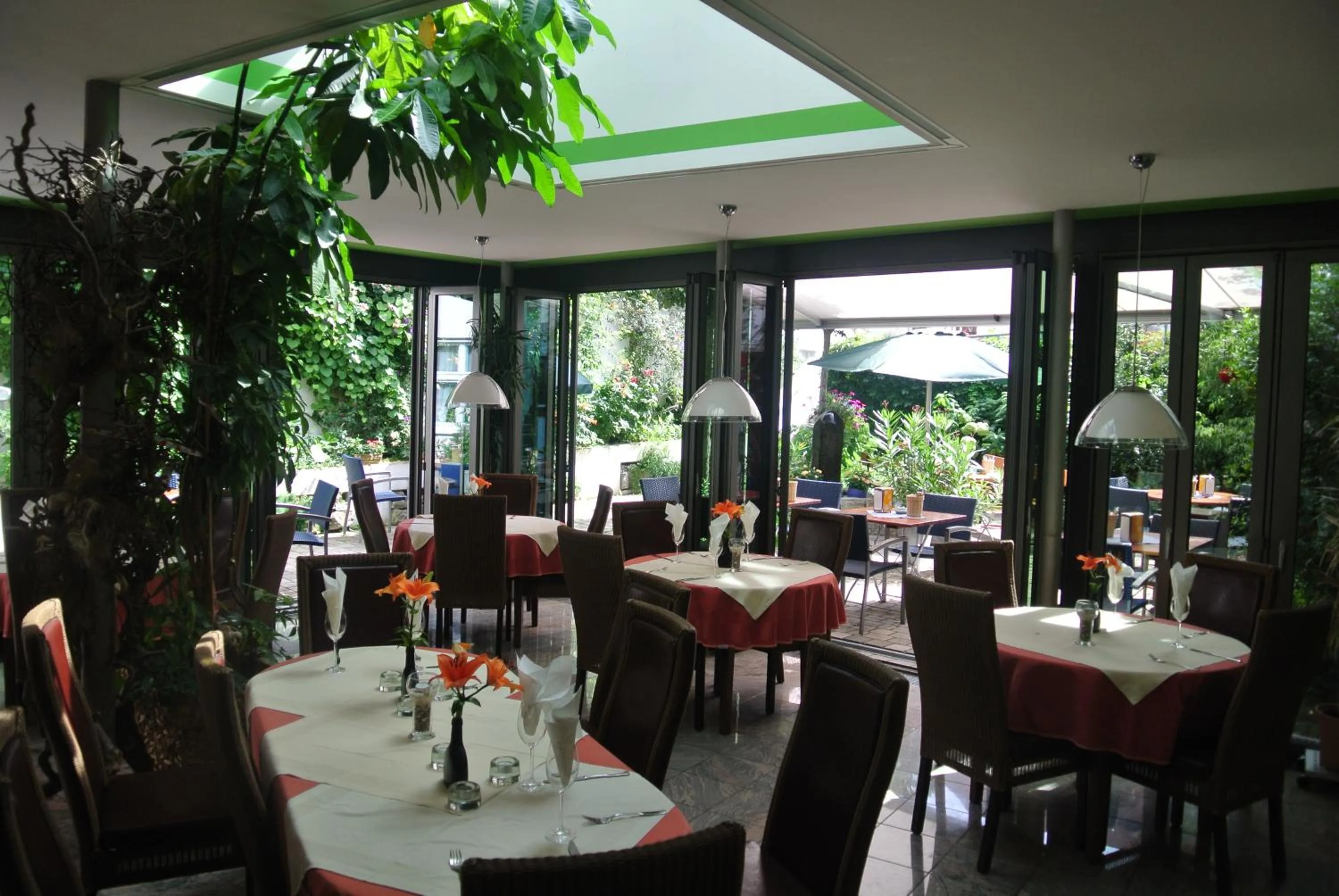 Restaurant/places to eat in Hotel-Restaurant Goldenes Lamm