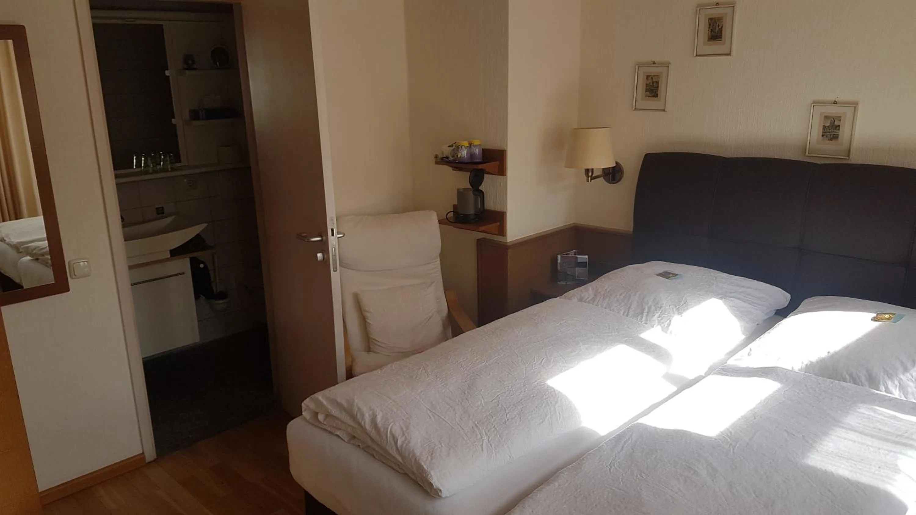 Bed in Hotel-Restaurant Goldenes Lamm