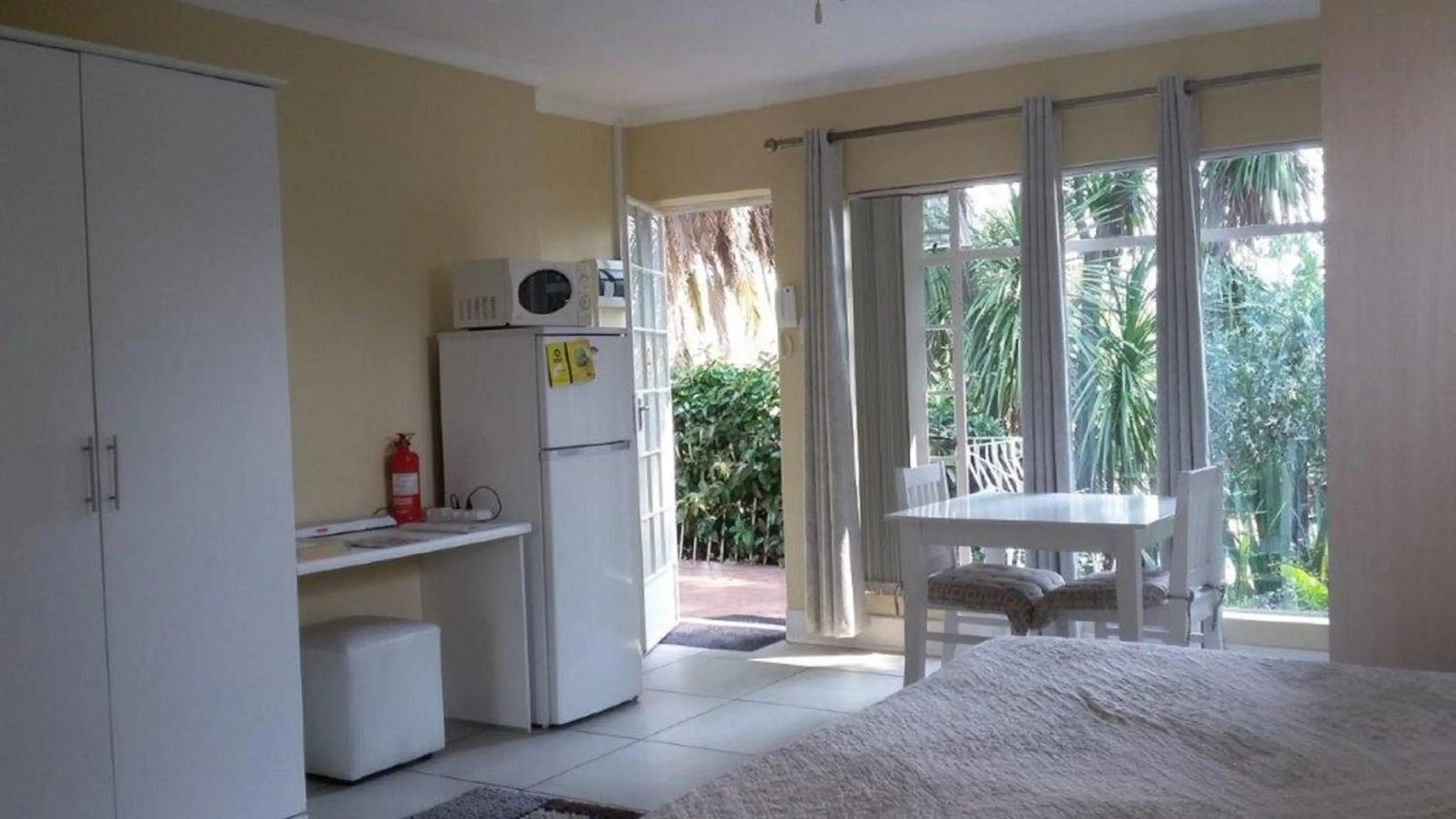 Photo of the whole room in Margaret's Place