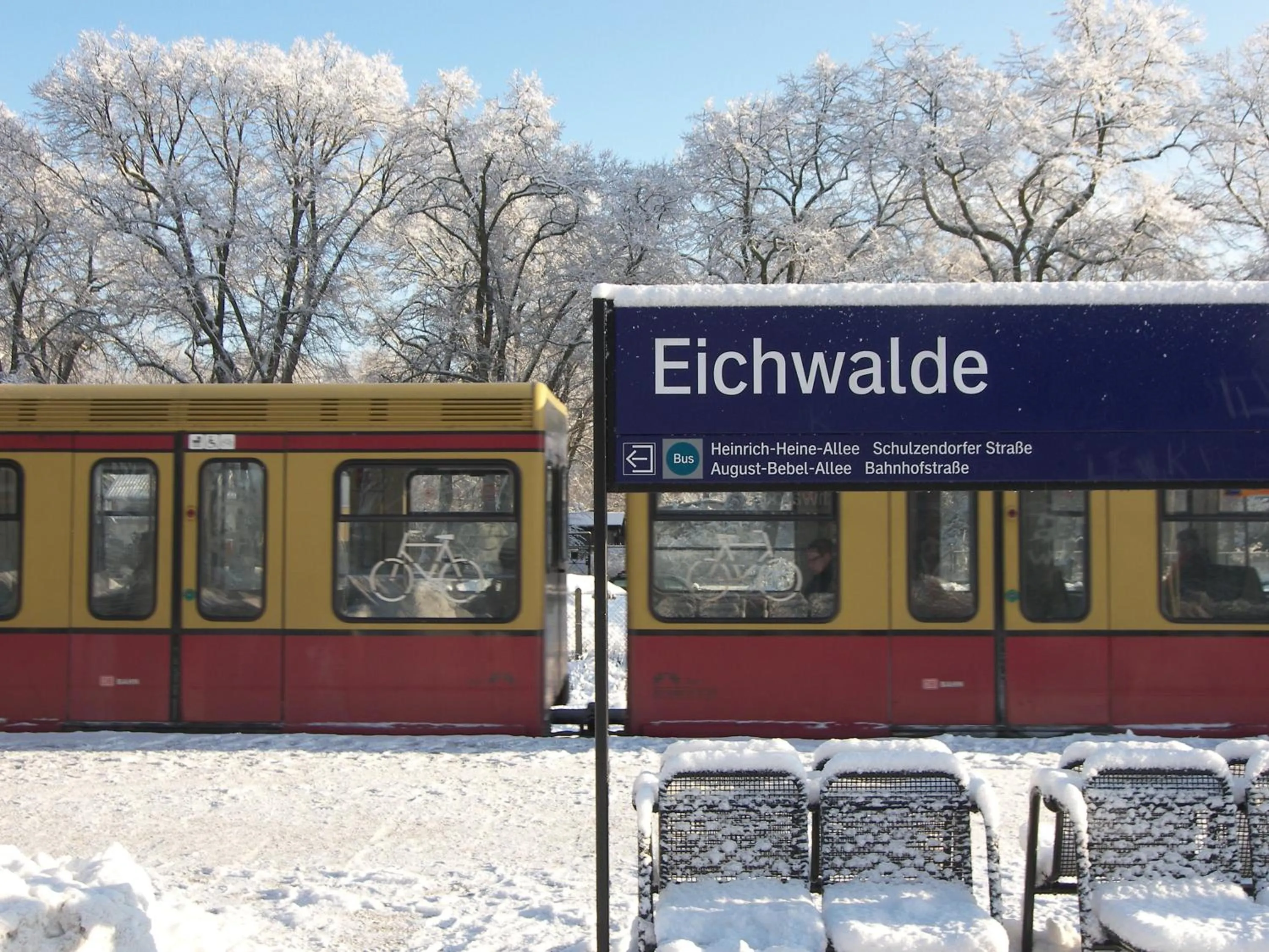 Neighbourhood in Port Inn Hotel