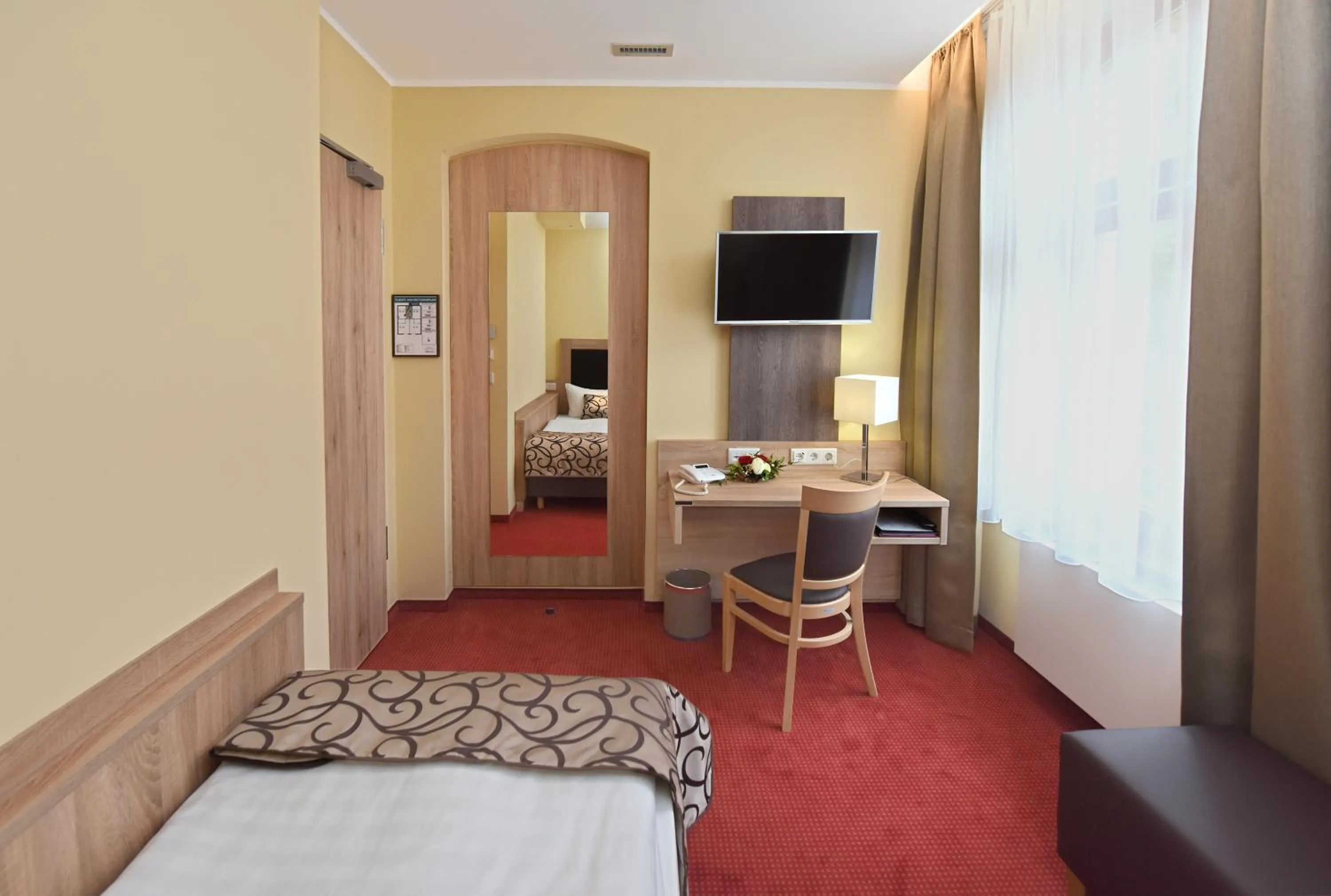Superior Single Room in Port Inn Hotel