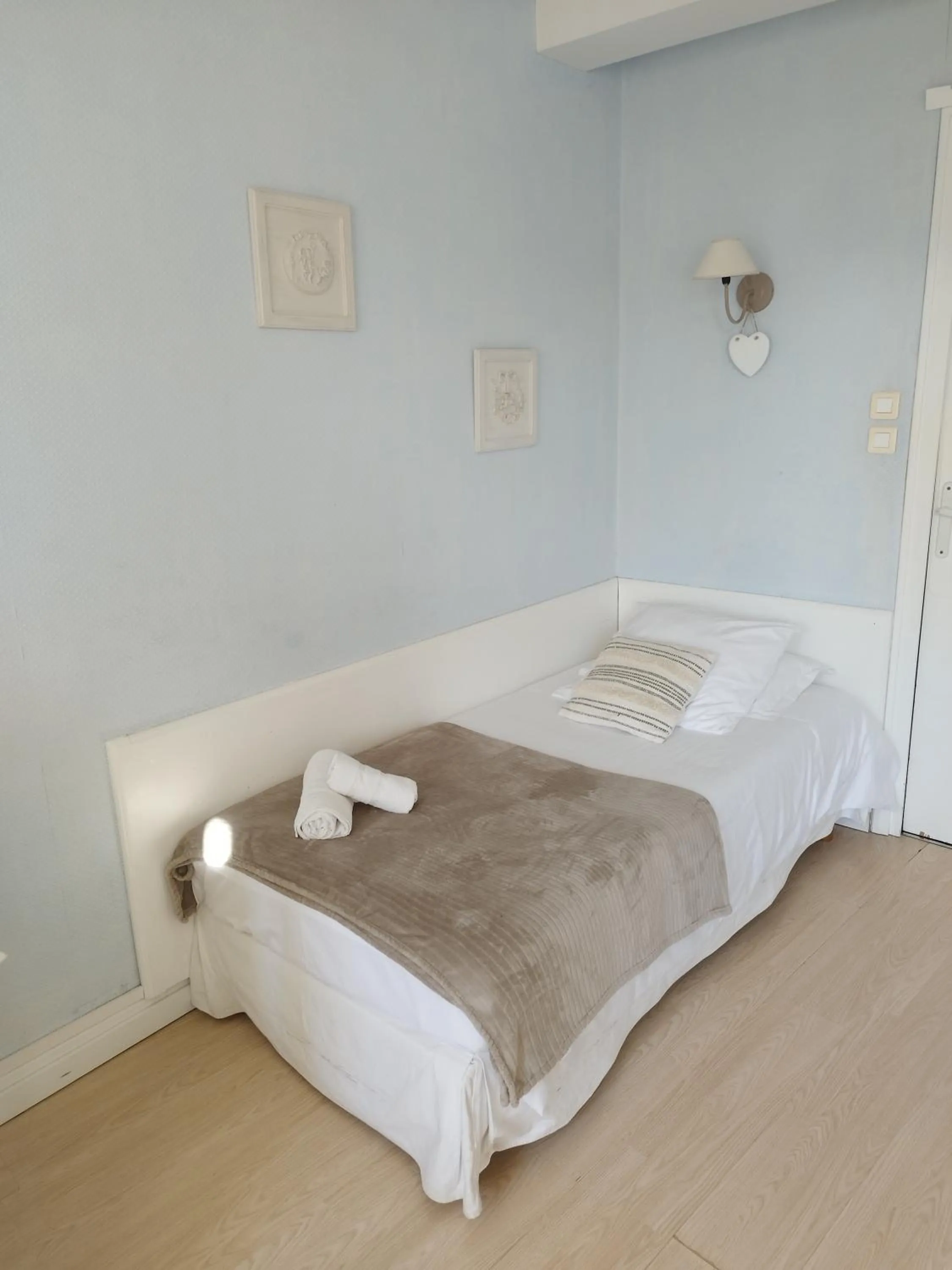 Bedroom, Bed in Hôtel Les Thermes