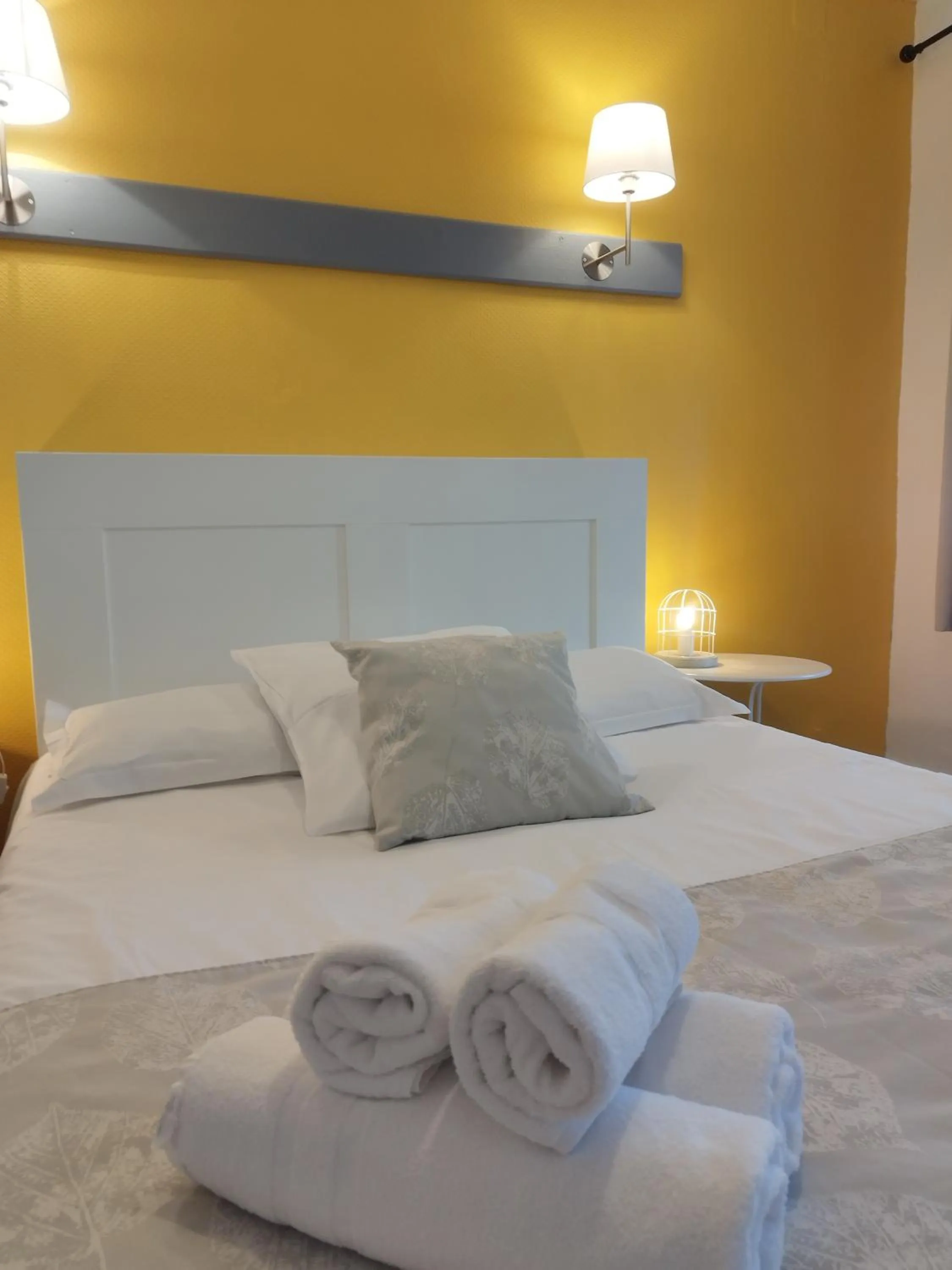 Bedroom, Bed in Hôtel Les Thermes