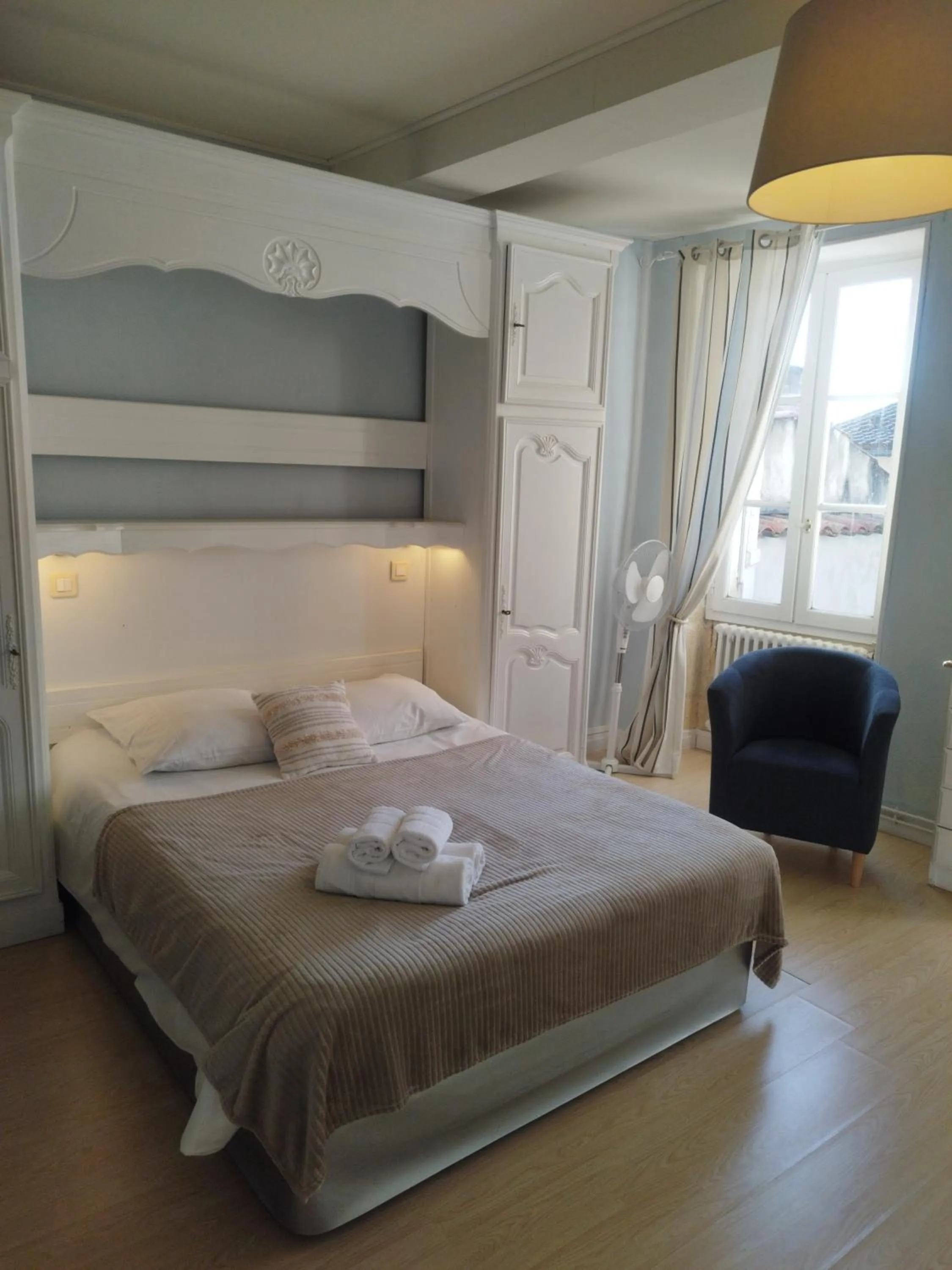 Bedroom, Bed in Hôtel Les Thermes