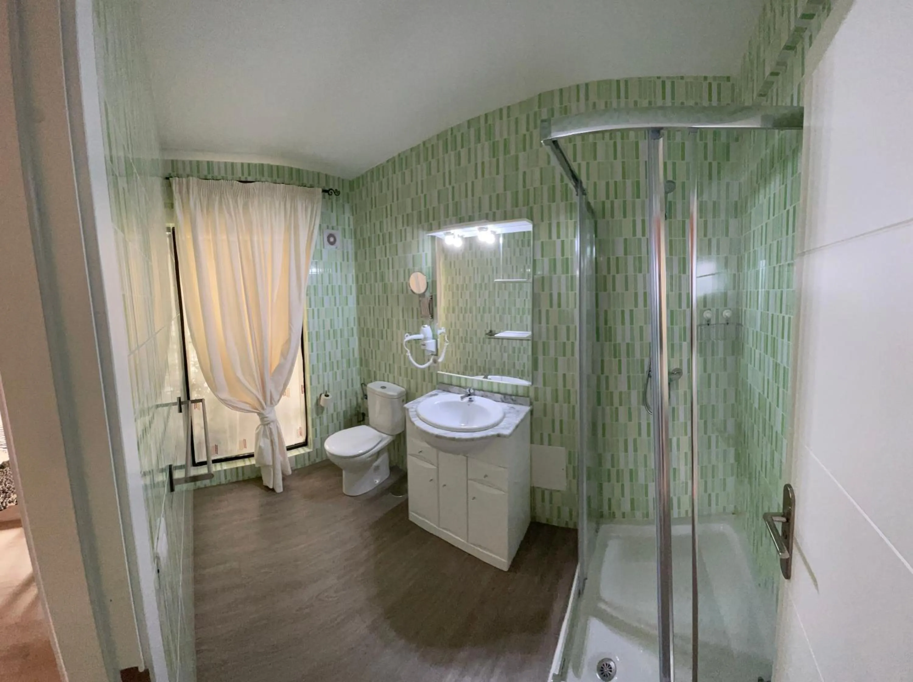 Bathroom in HOTELITO RURAL GA7COLORES only adult