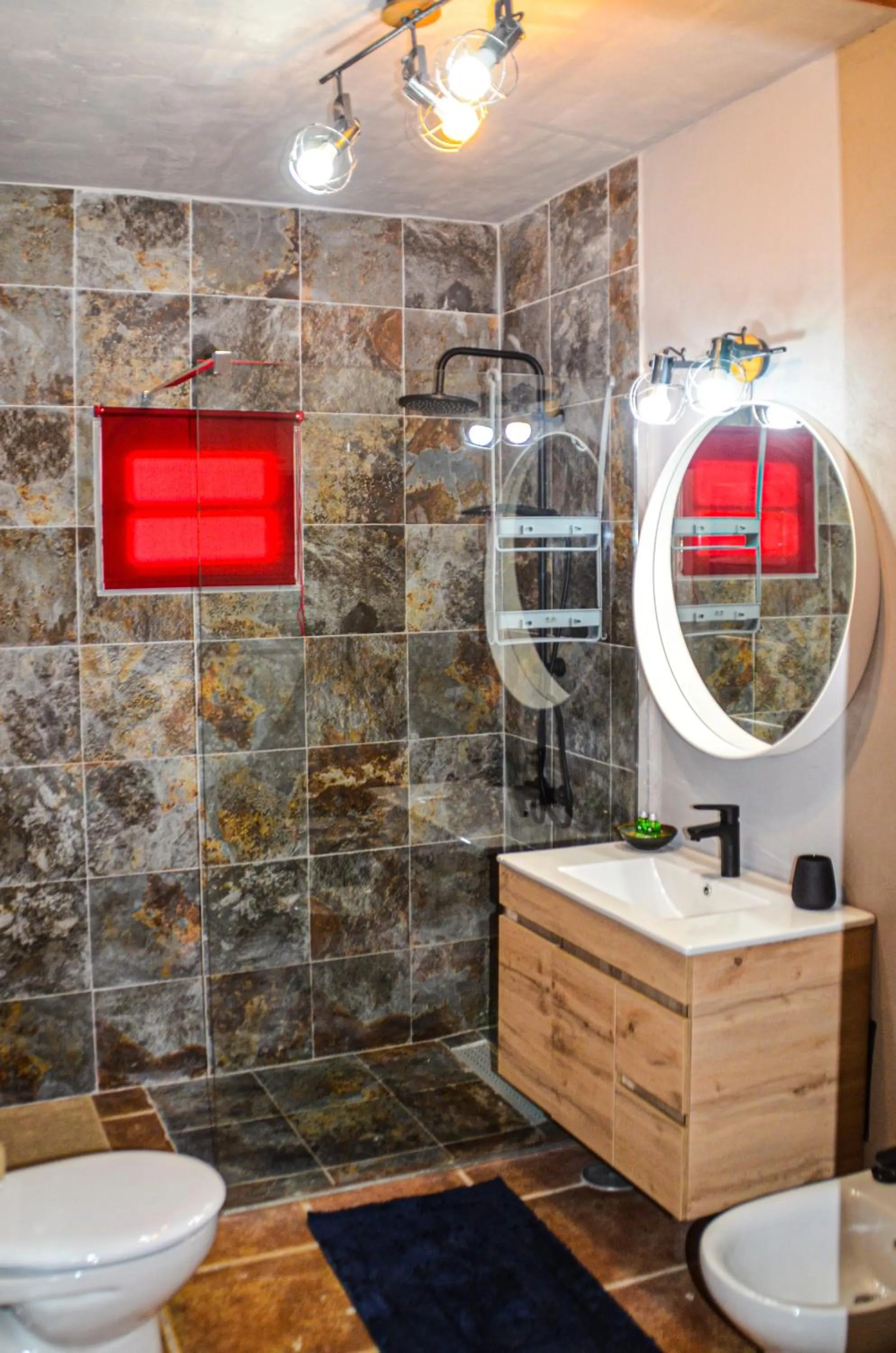 Shower in HOTELITO RURAL GA7COLORES only adult