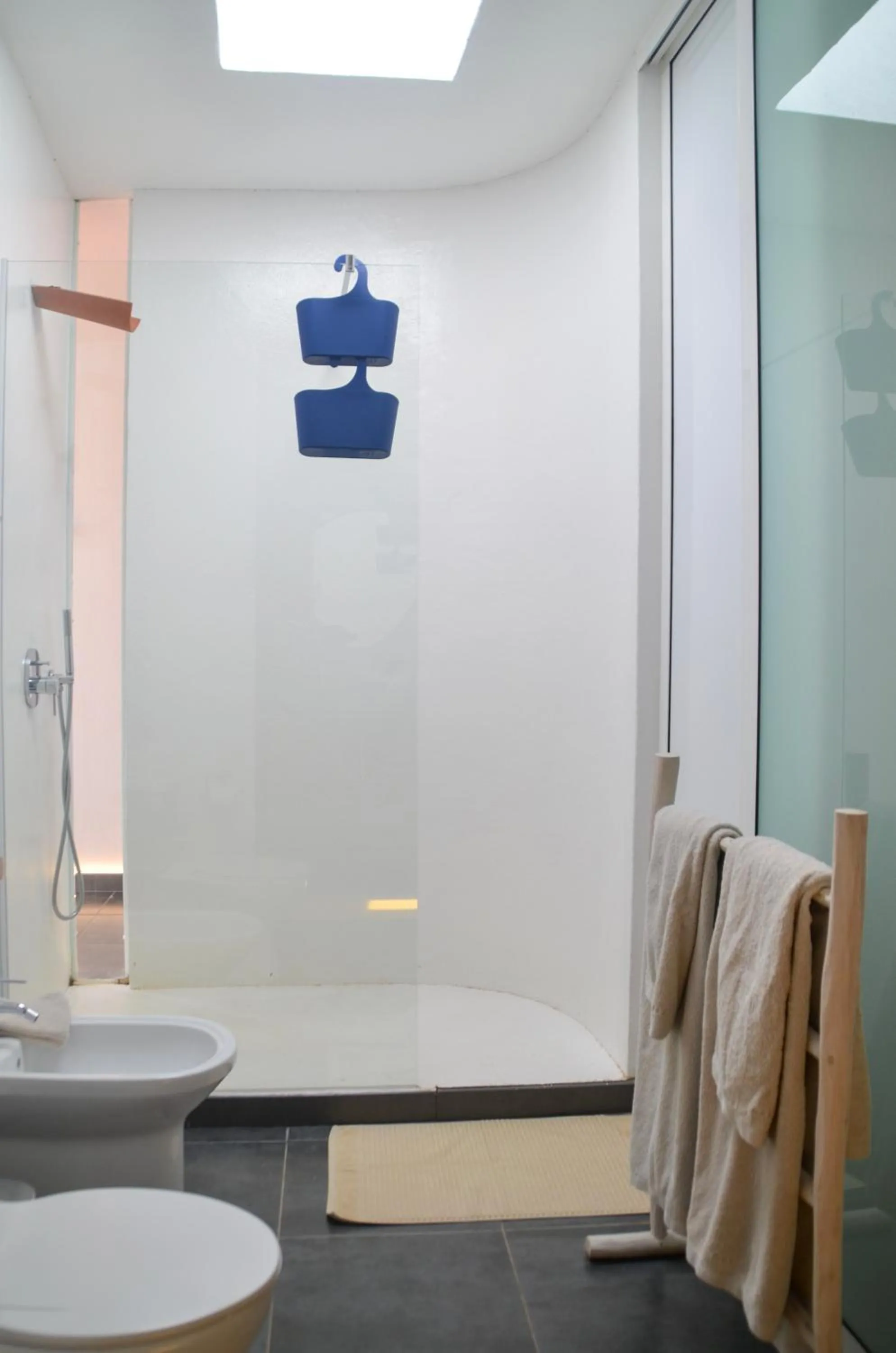 Shower in HOTELITO RURAL GA7COLORES only adult