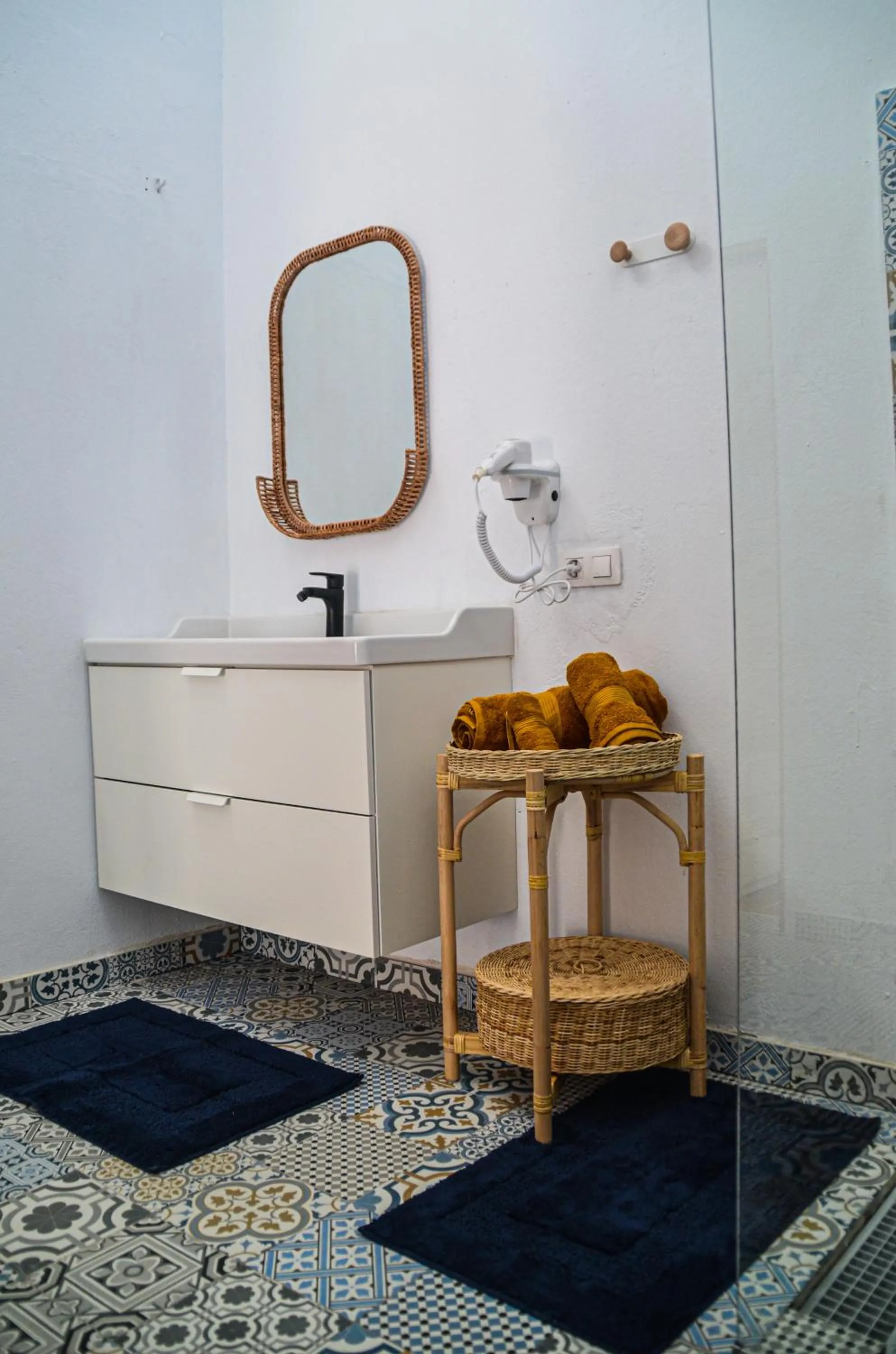 Bathroom in HOTELITO RURAL GA7COLORES only adult