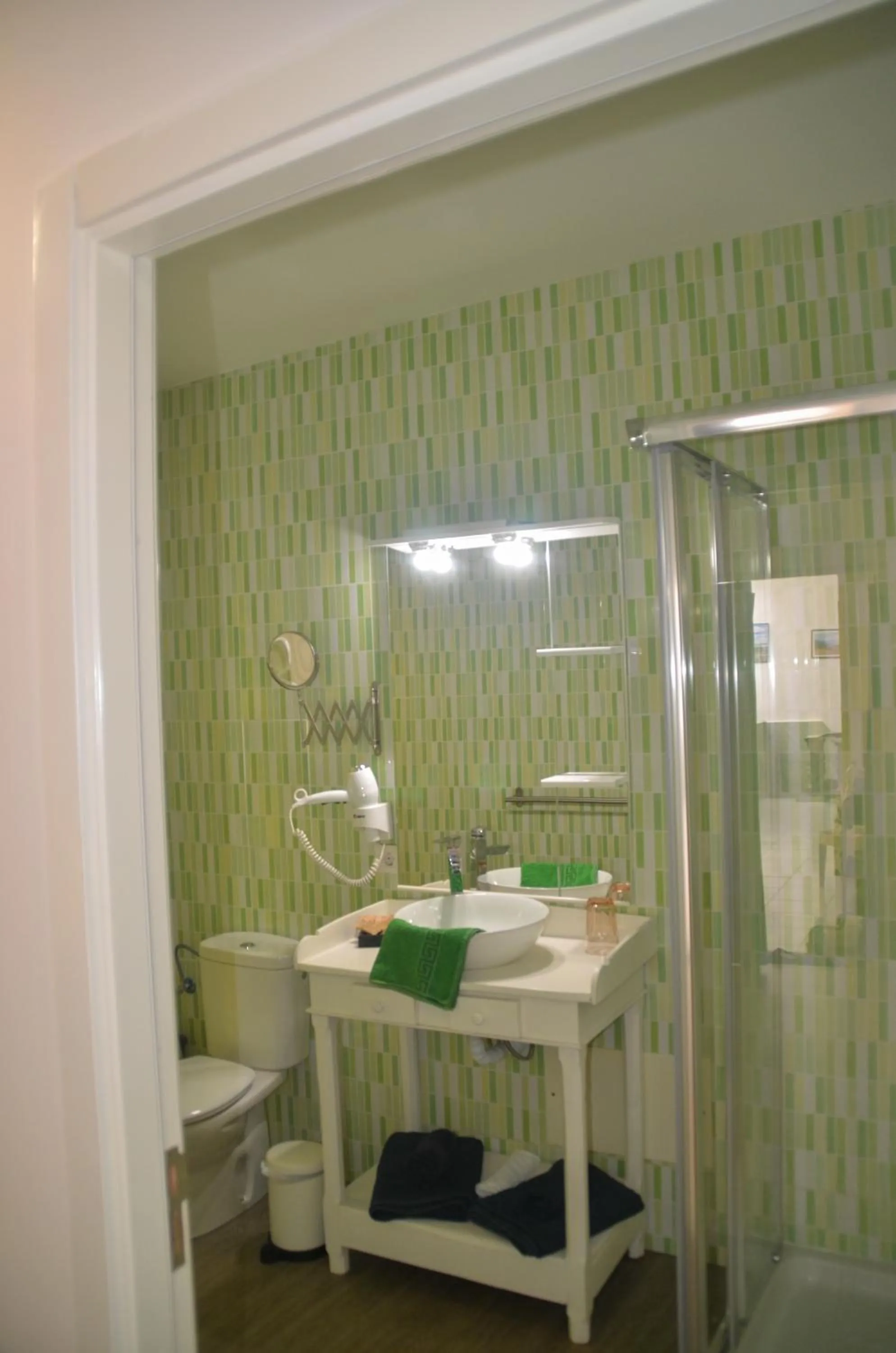 Shower in HOTELITO RURAL GA7COLORES only adult