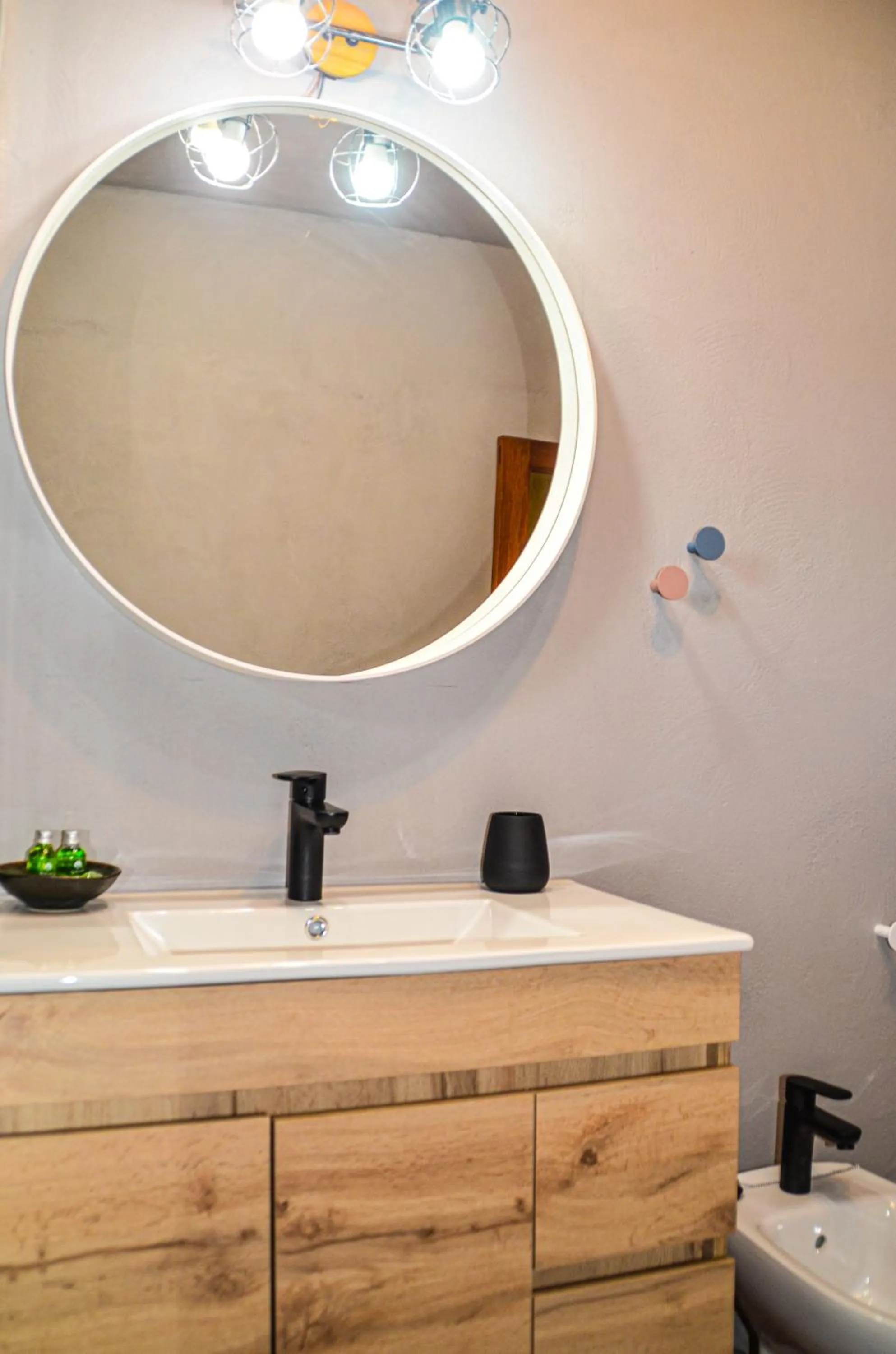 Bathroom in HOTELITO RURAL GA7COLORES only adult