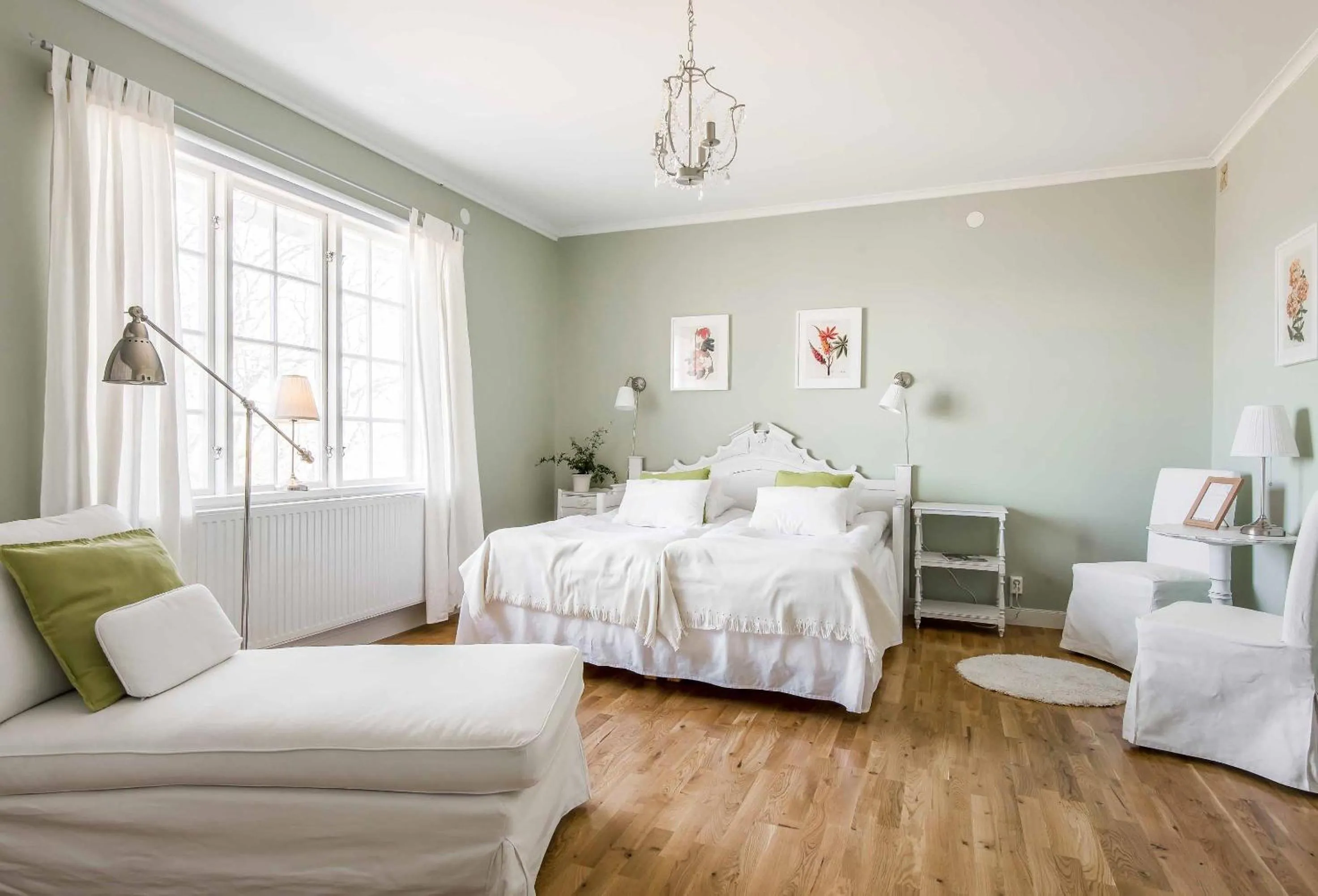 Property building, Bed in Wij Trädgårdskök på Wij Trädgårdar