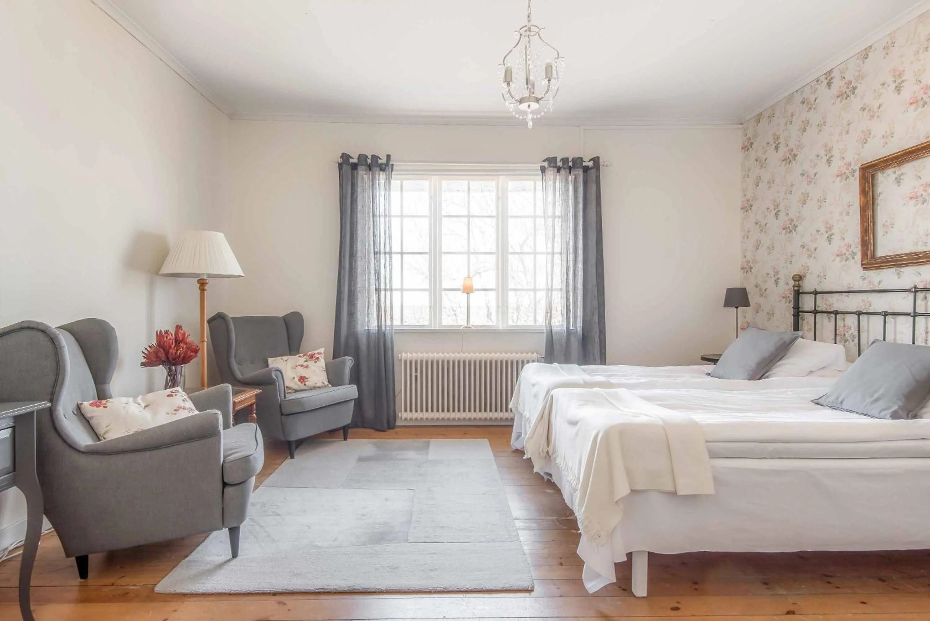 Property building, Bed in Wij Trädgårdskök på Wij Trädgårdar