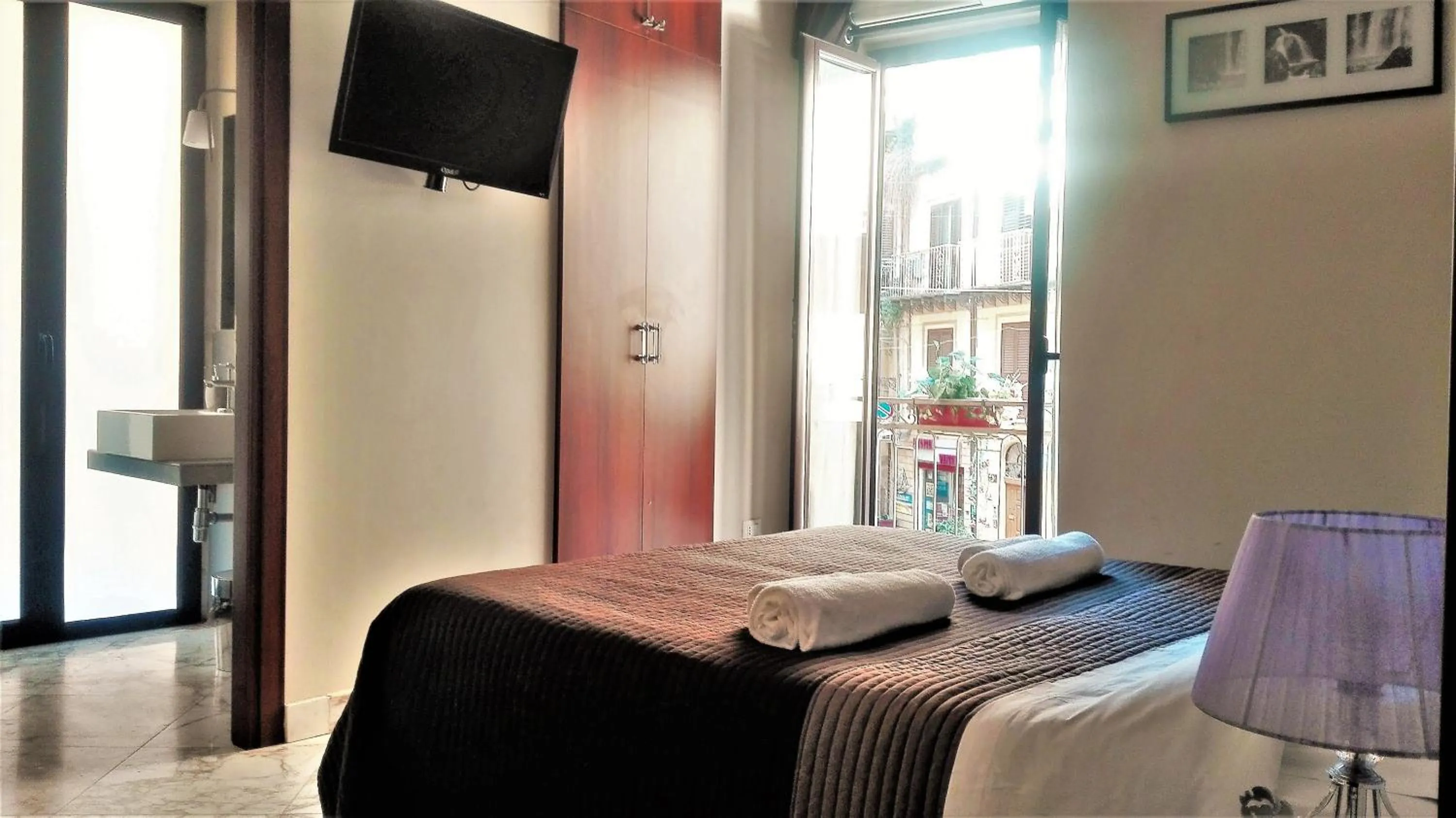 Bed in B&B Le Vie D'Arte