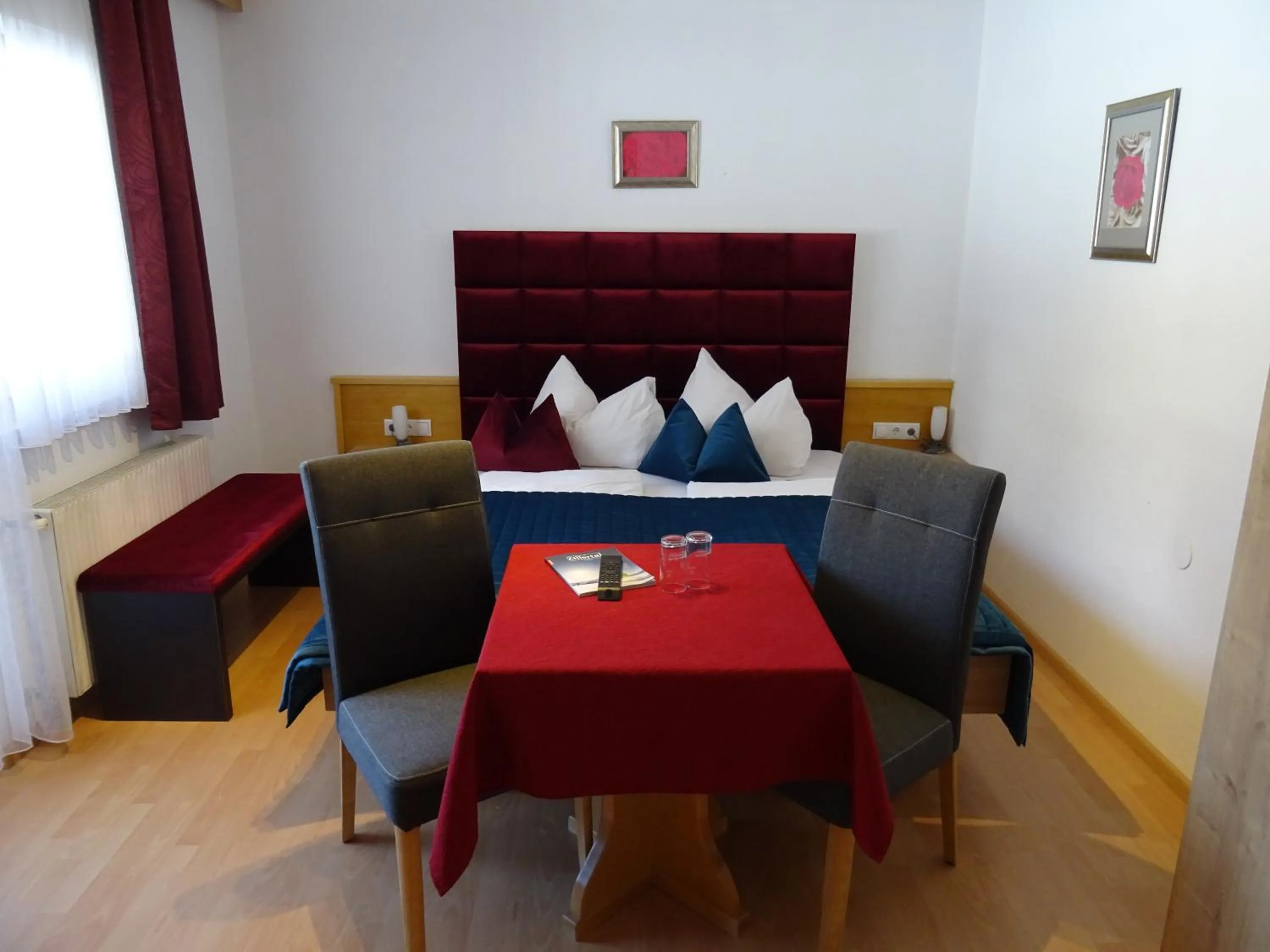 Photo of the whole room, Bed in Hotel Restaurant Rosengarten