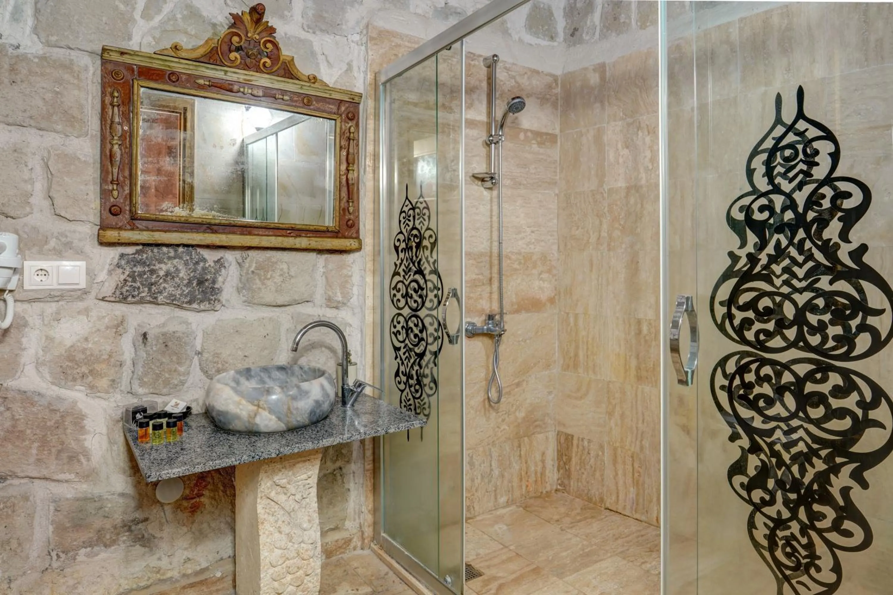 Bathroom in Nova Cave Hotel