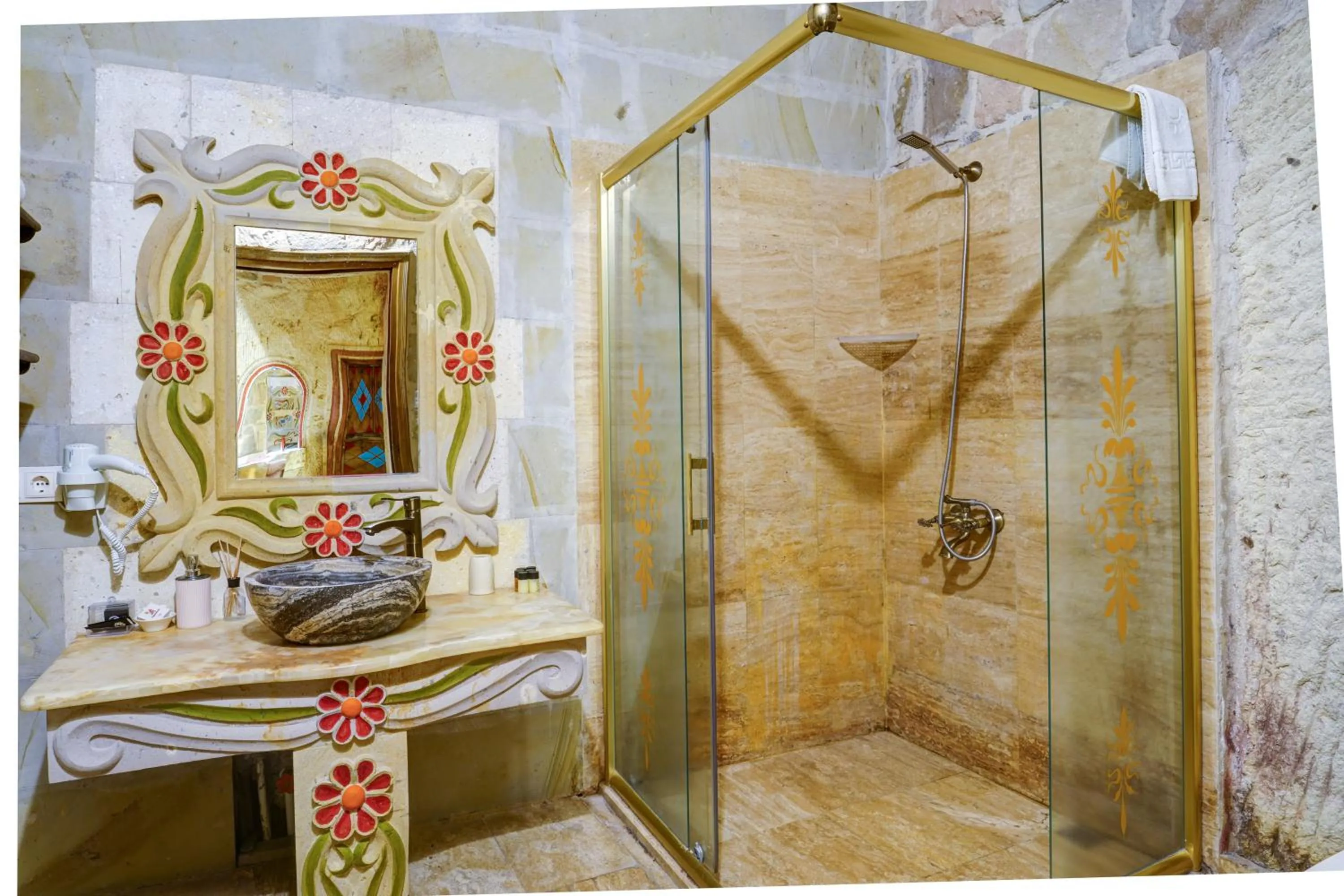 Bathroom in Nova Cave Hotel