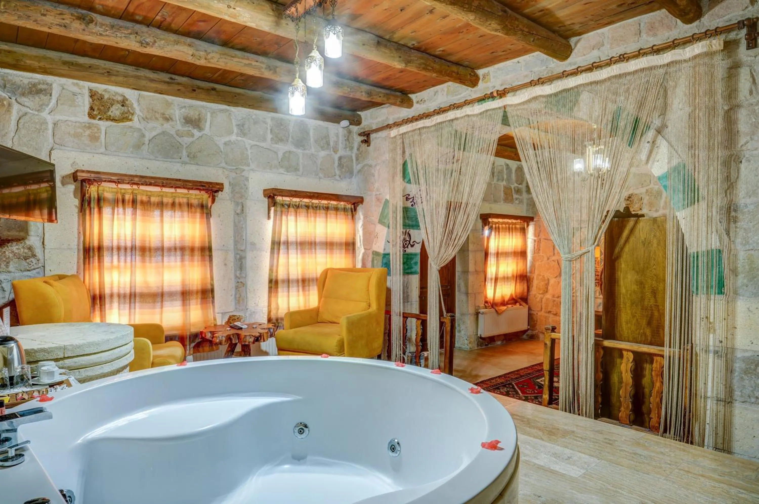 Photo of the whole room in Nova Cave Hotel