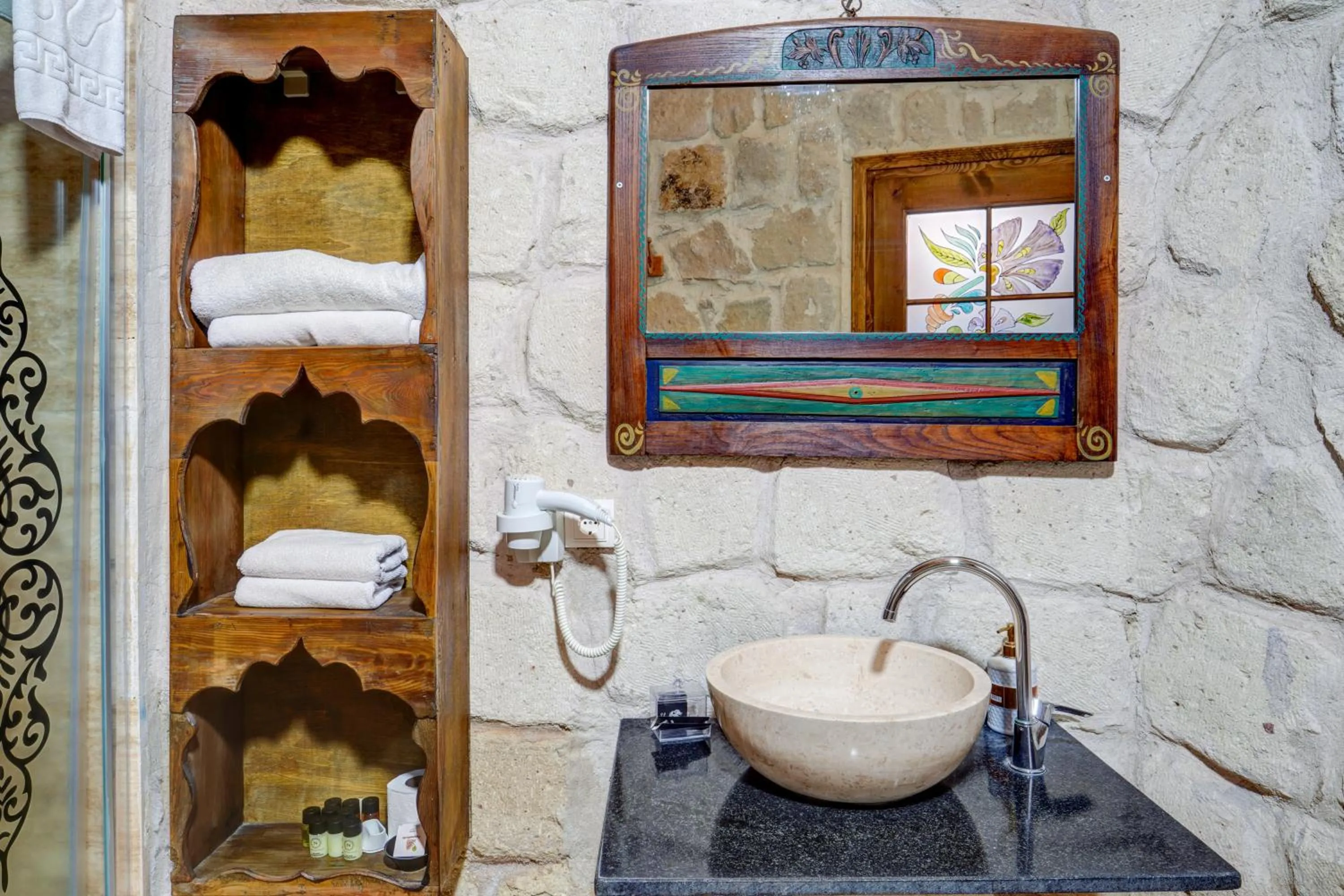 Bathroom in Nova Cave Hotel