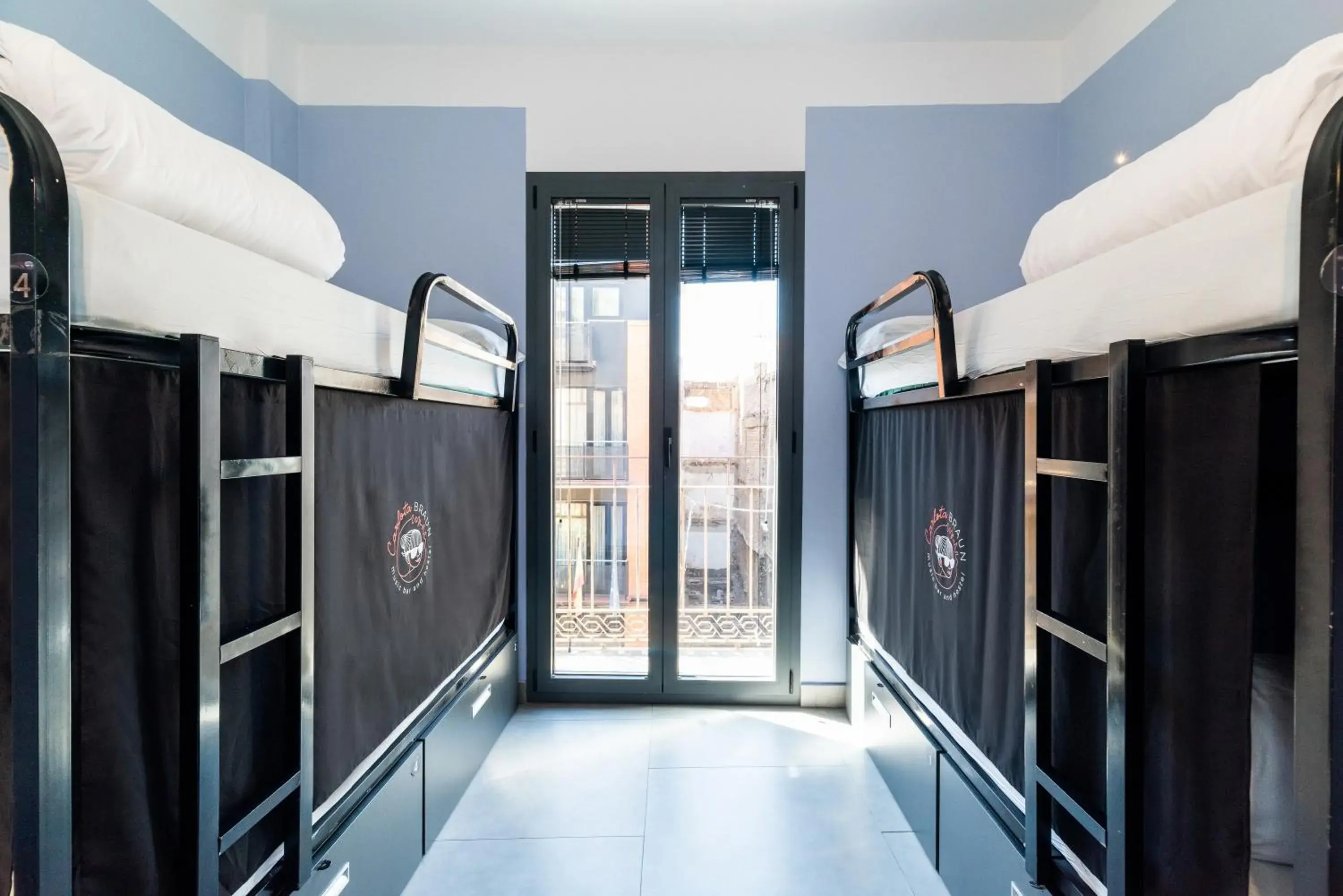 Bed in 4-Bed Dormitory Room in Hostel Carlota Braun Bed in 4-Bed Dormitory Room in Hostel Carlota Braun