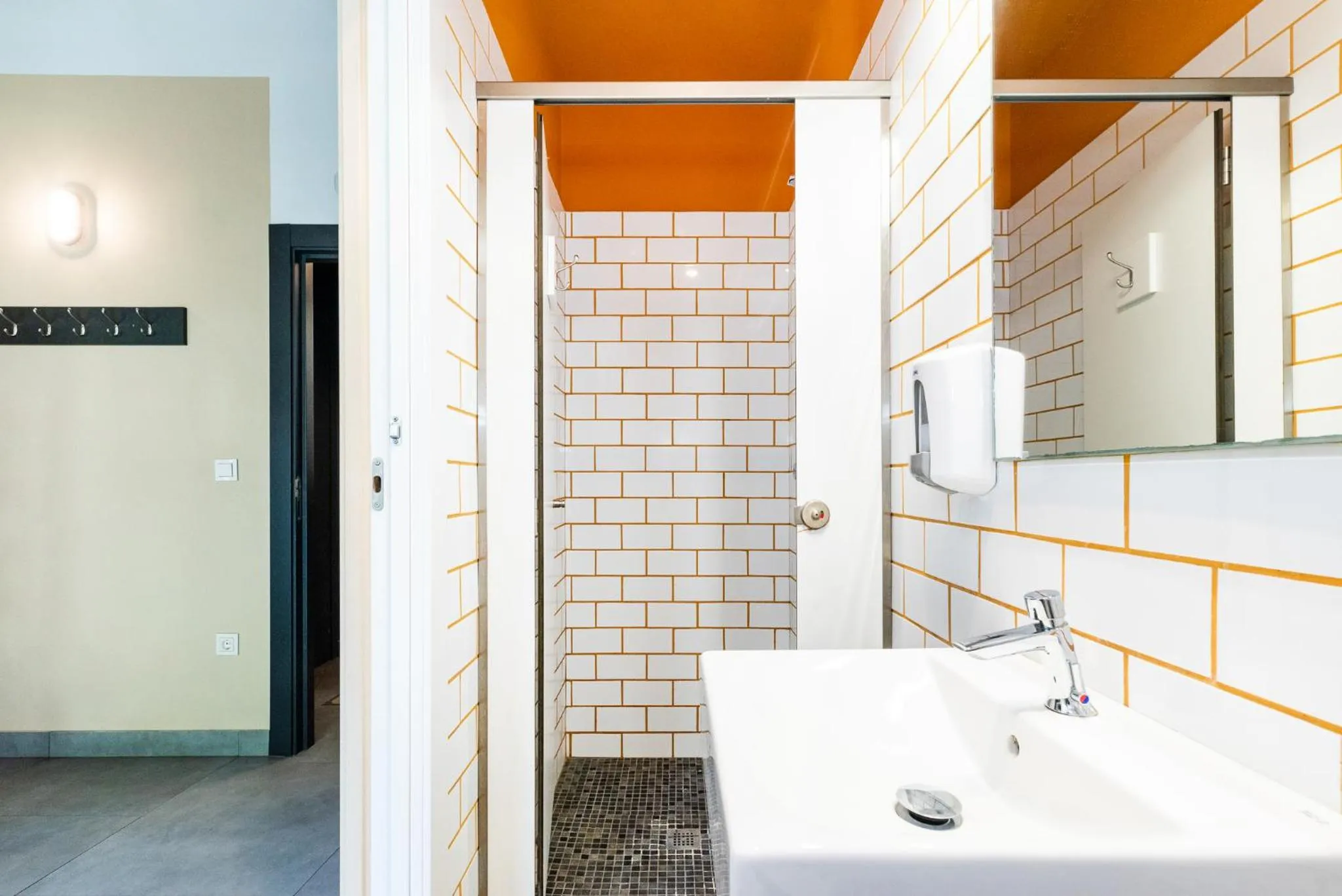 Shower in Hostel Carlota Braun