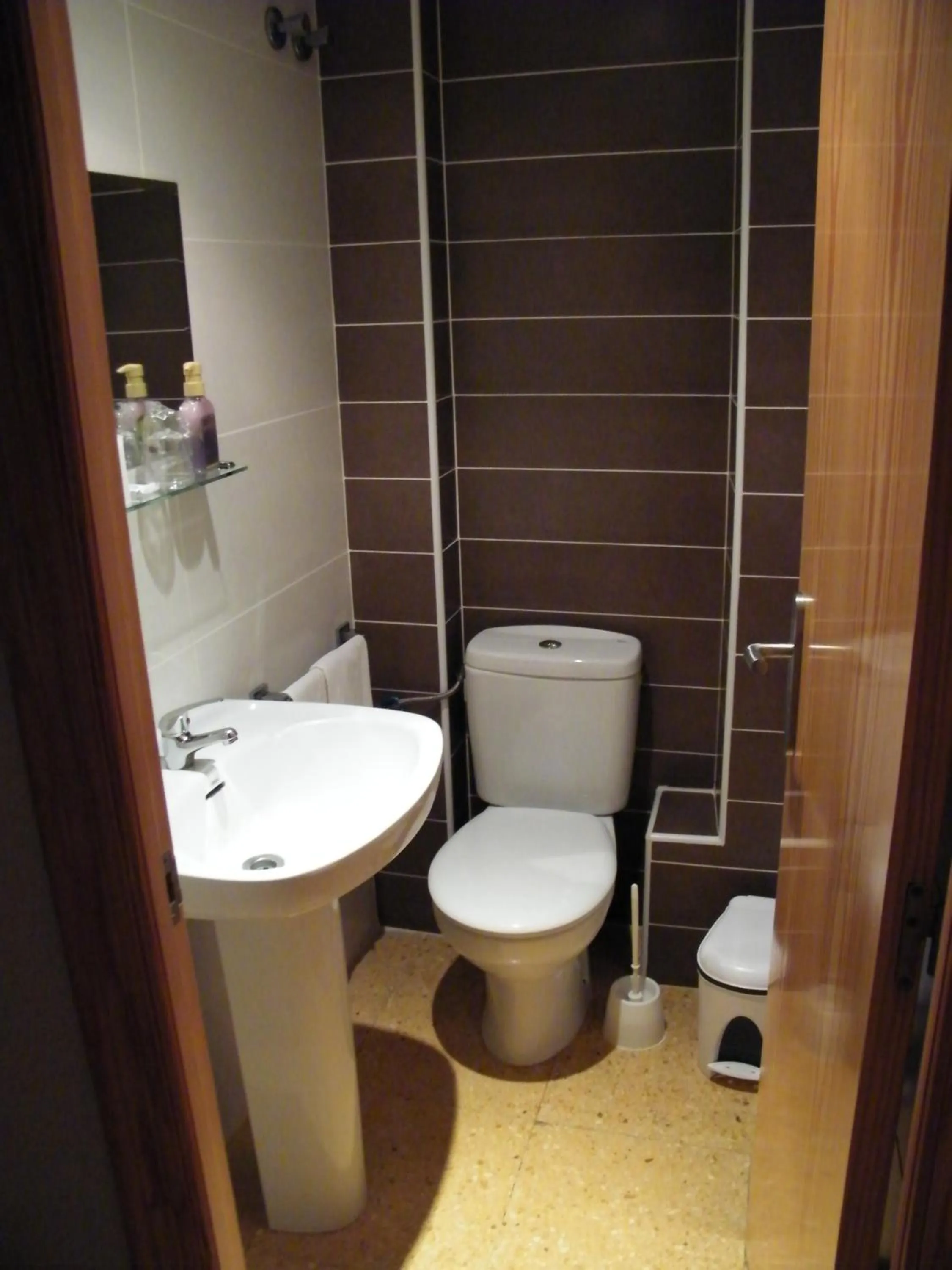 Bathroom in Pension Colón