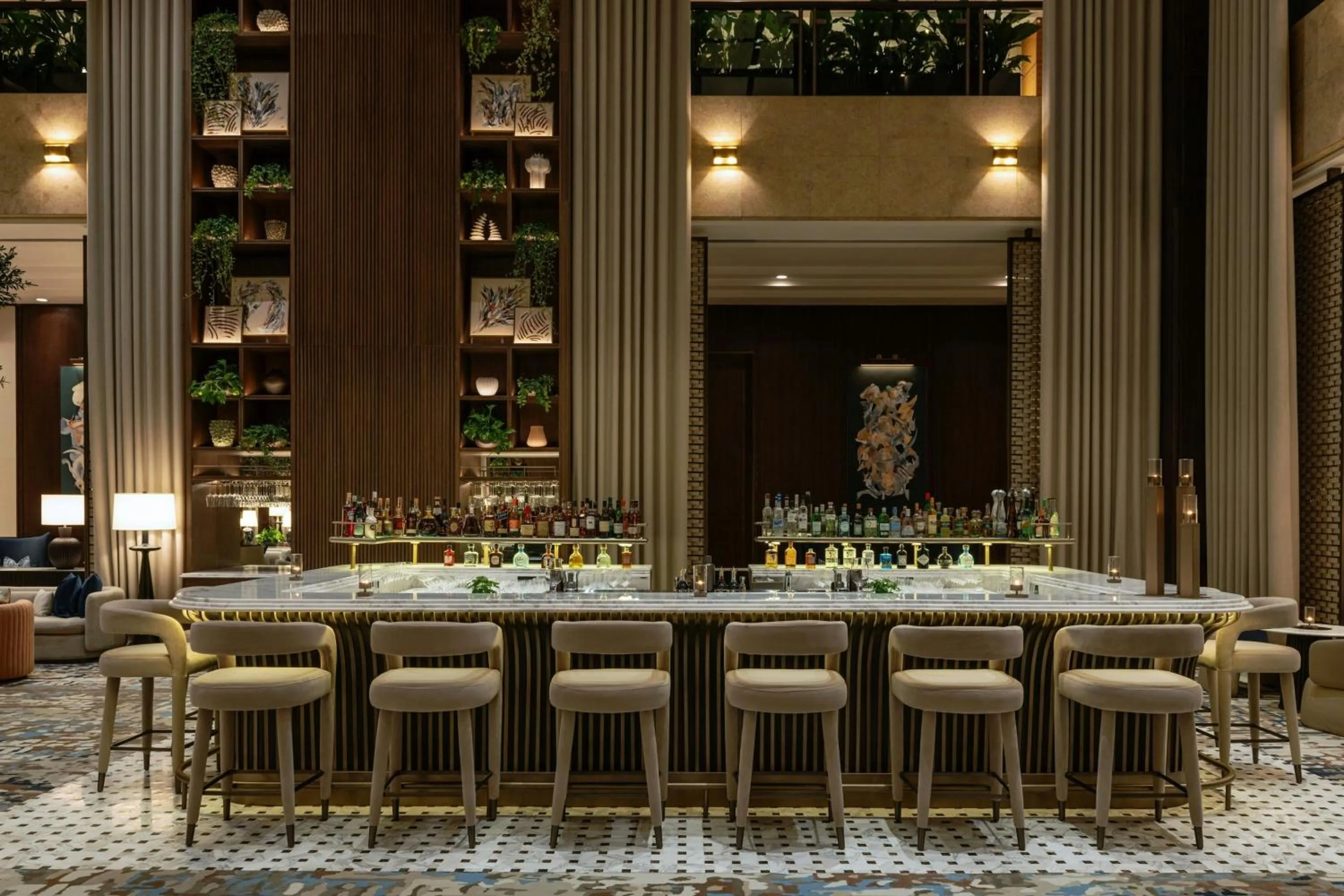 Lounge or bar in Grosvenor House, a Luxury Collection Hotel, Dubai