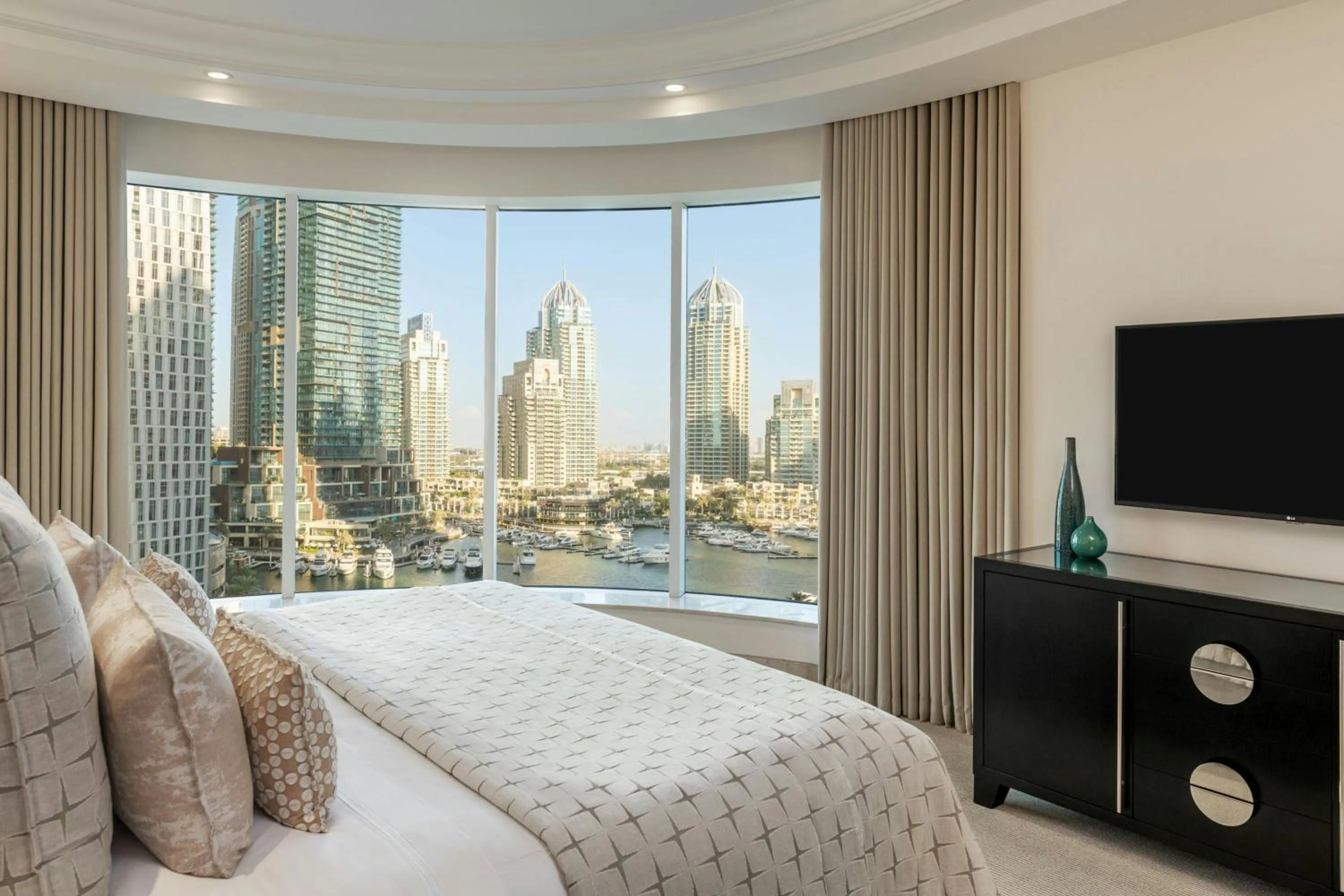 Bedroom, Bed in Grosvenor House, a Luxury Collection Hotel, Dubai