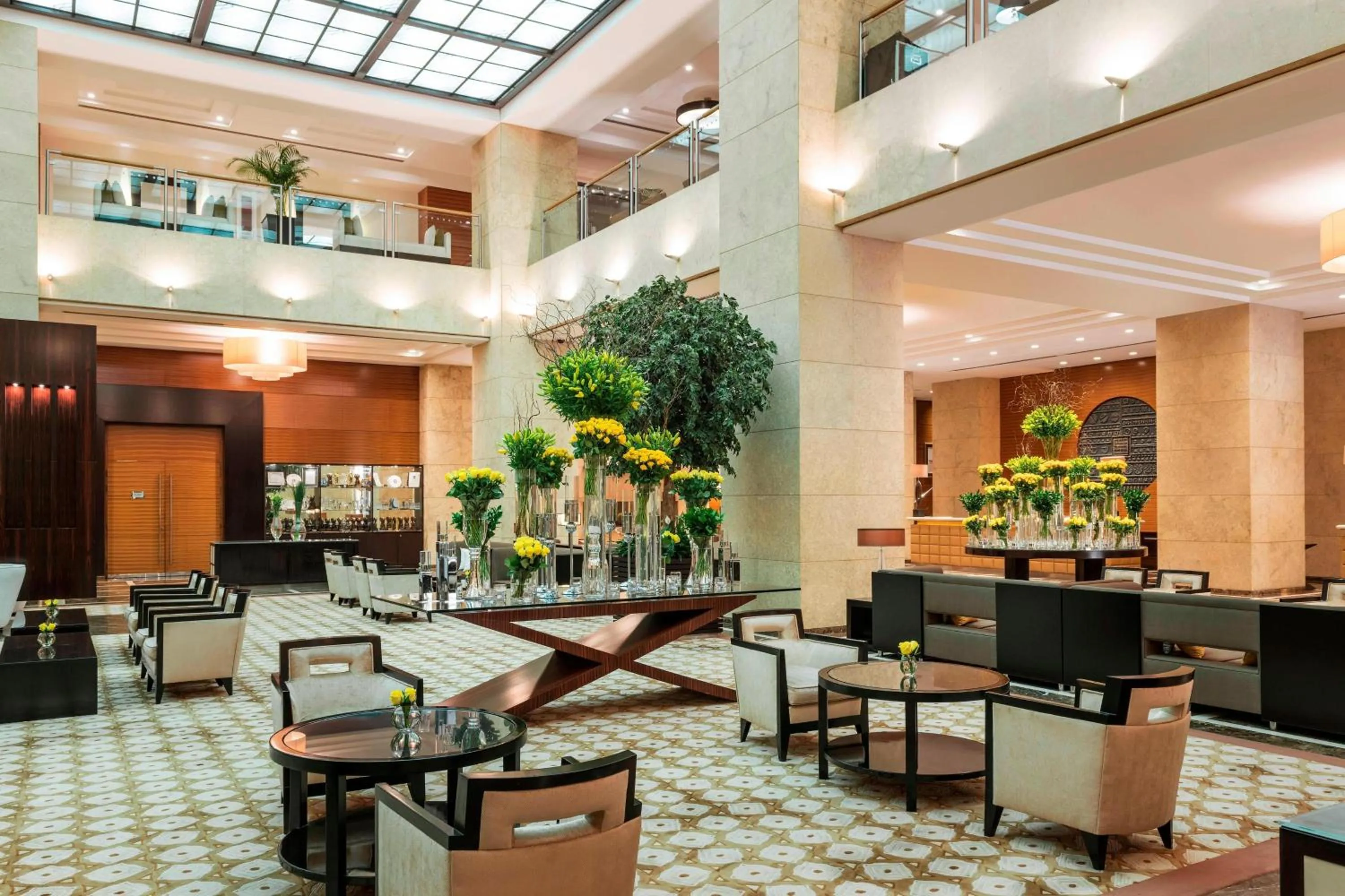 Lobby or reception in Grosvenor House, a Luxury Collection Hotel, Dubai