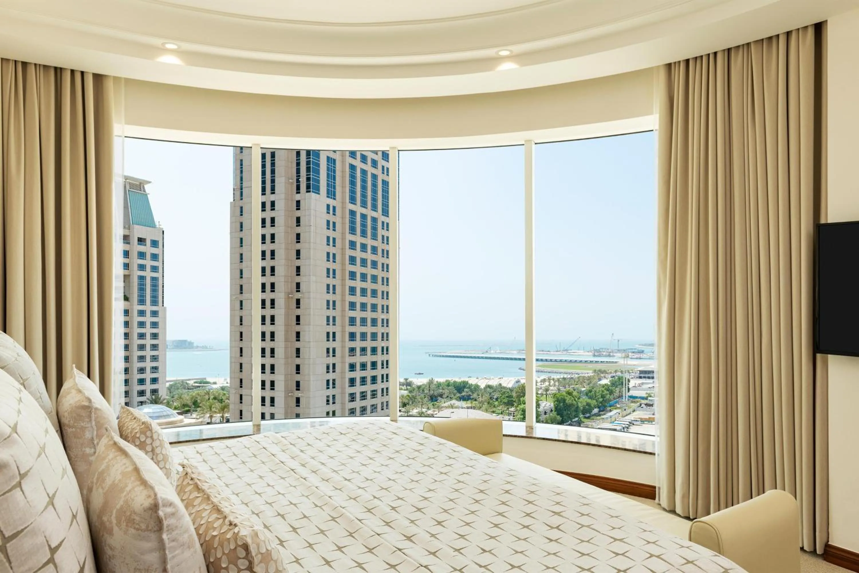 Bedroom, Bed in Grosvenor House, a Luxury Collection Hotel, Dubai