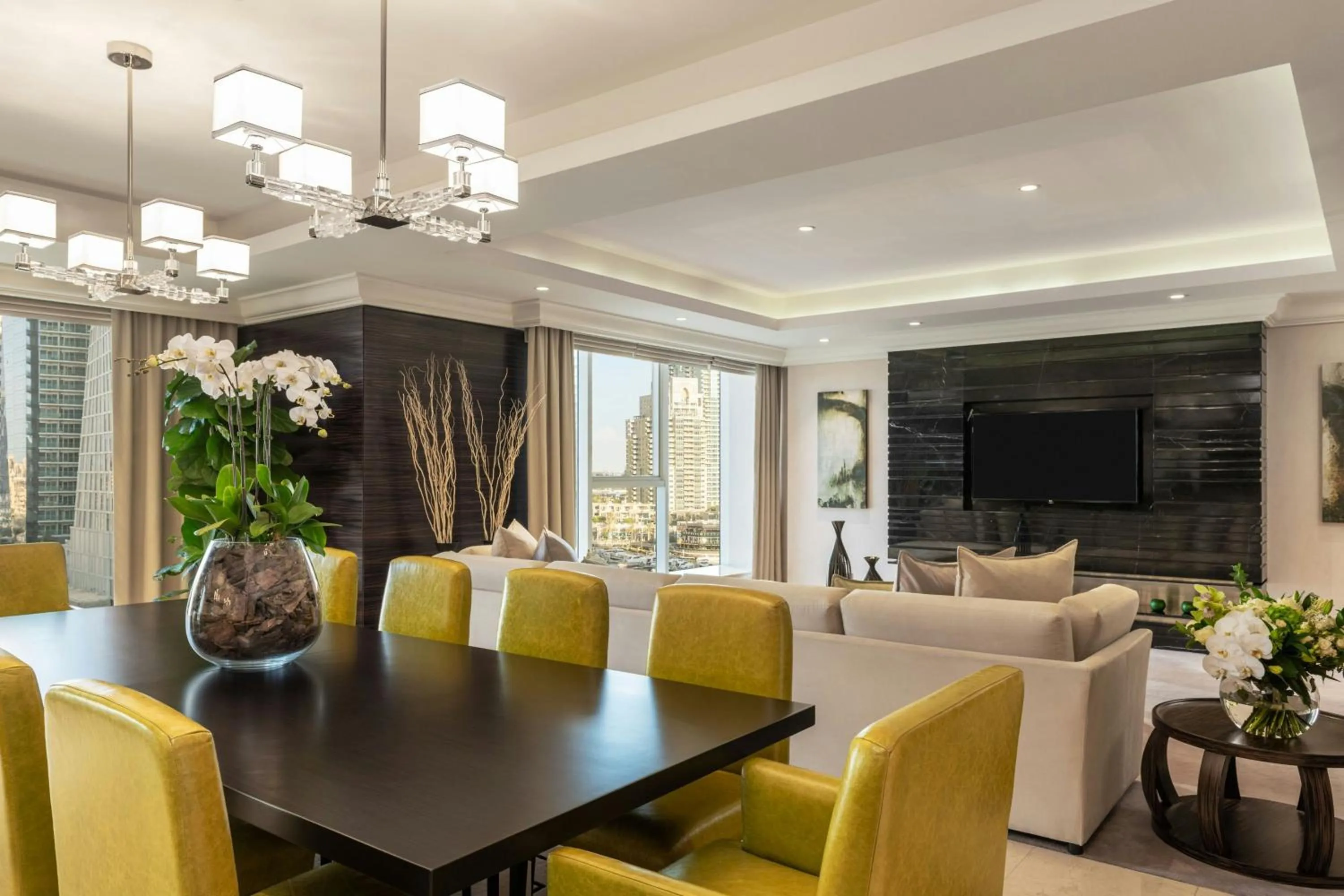 Living room in Grosvenor House, a Luxury Collection Hotel, Dubai