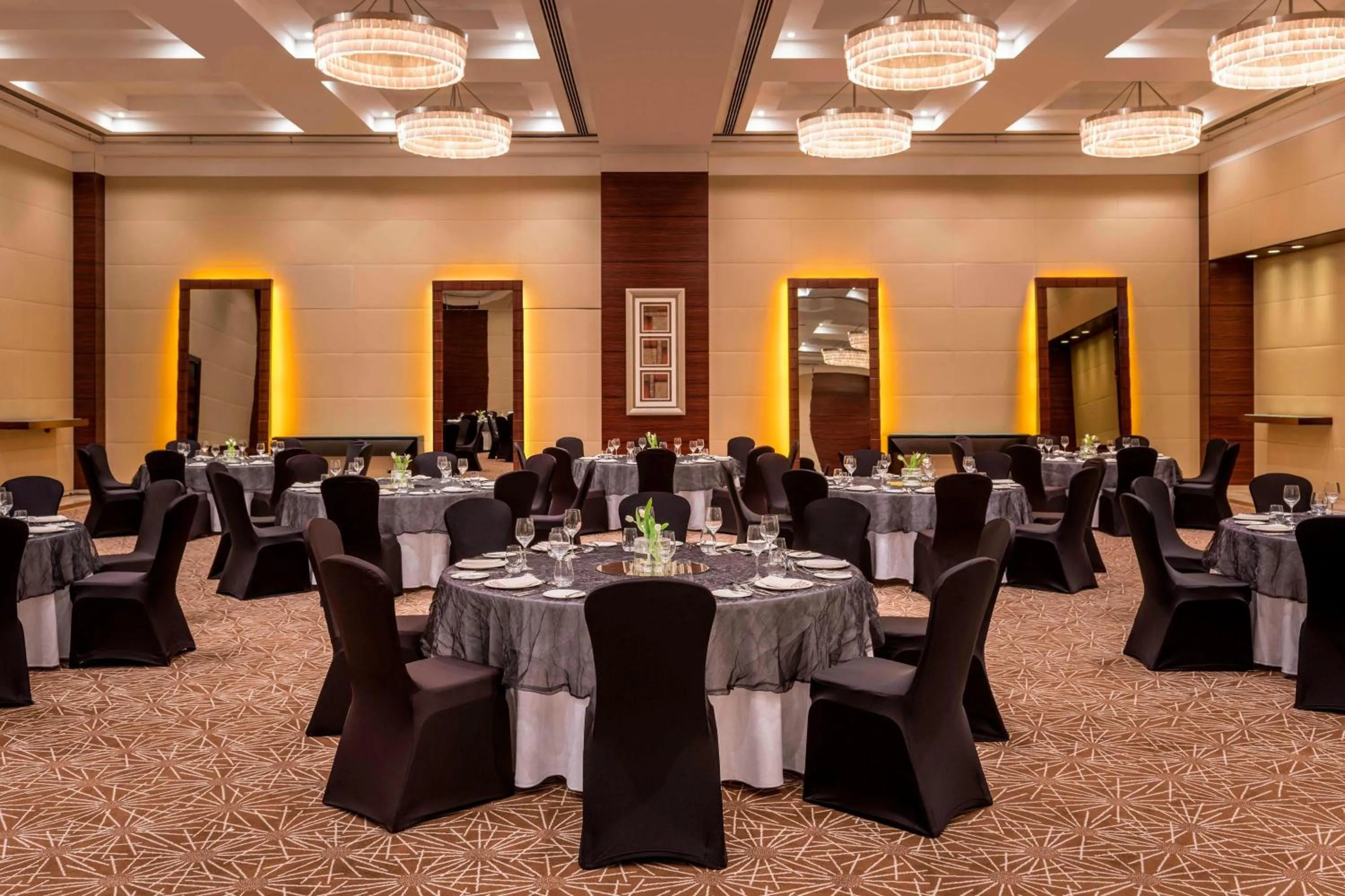 Meeting/conference room in Grosvenor House, a Luxury Collection Hotel, Dubai