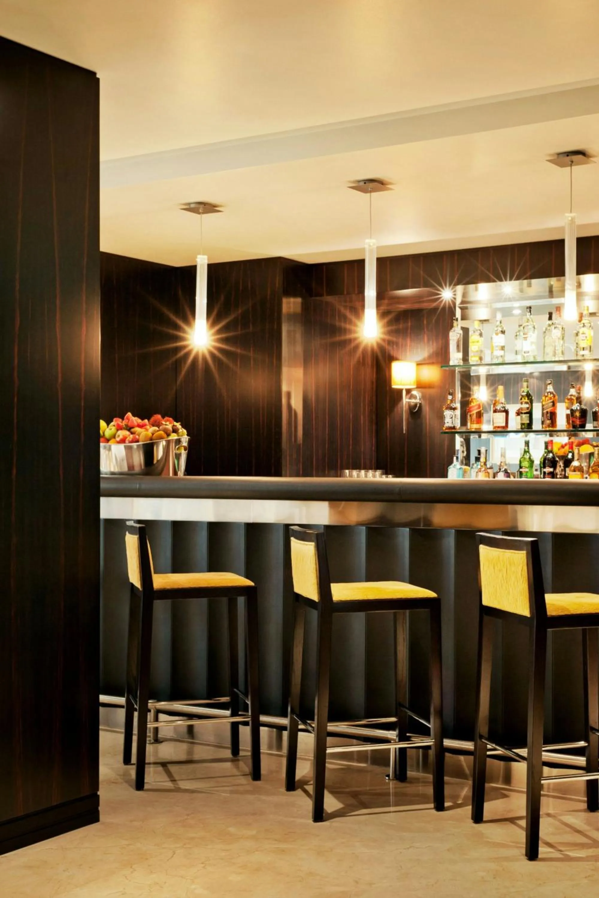 Lounge or bar in Grosvenor House, a Luxury Collection Hotel, Dubai