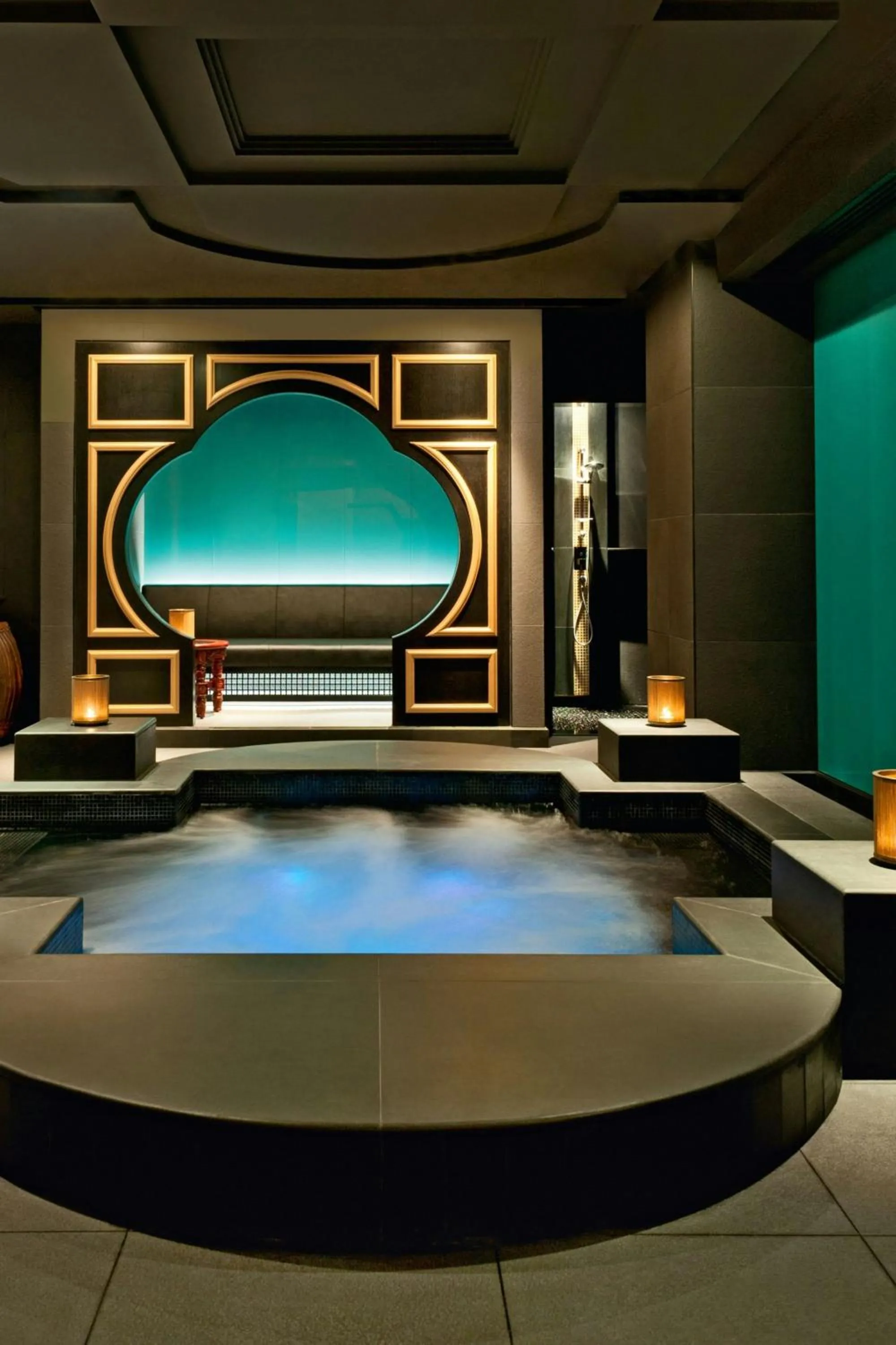 Swimming pool in Grosvenor House, a Luxury Collection Hotel, Dubai