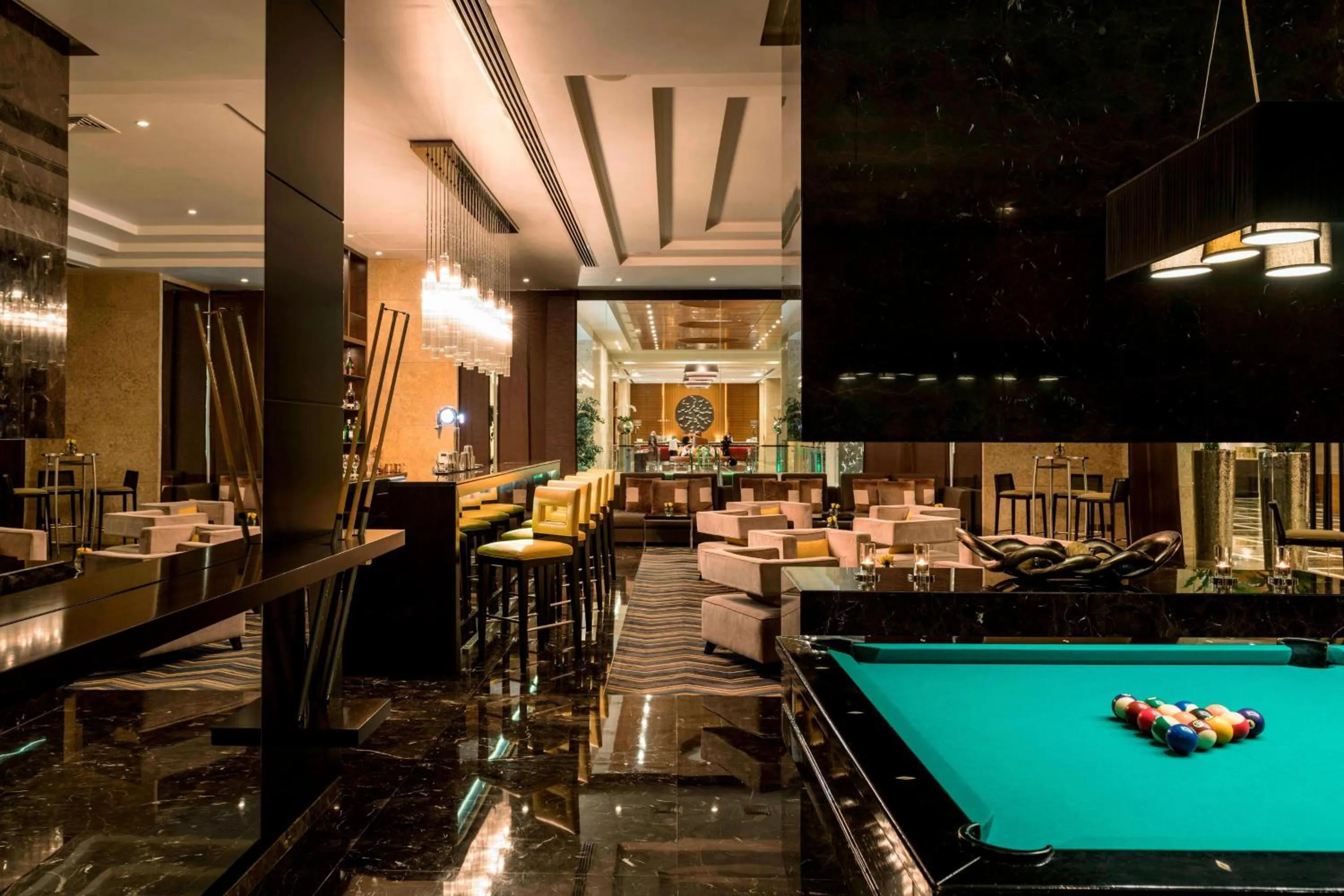 Lounge or bar in Grosvenor House, a Luxury Collection Hotel, Dubai