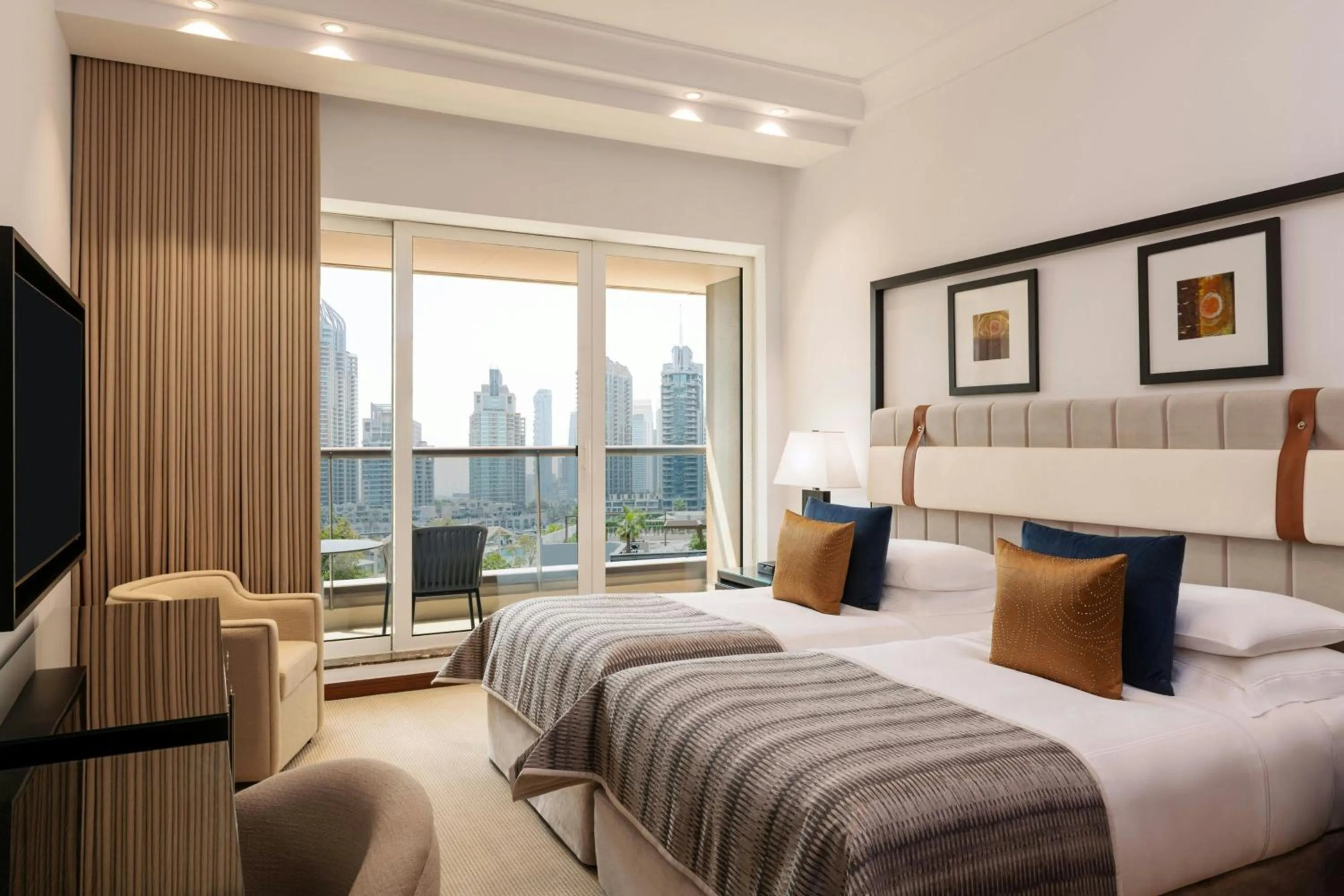 Bedroom, Bed in Grosvenor House, a Luxury Collection Hotel, Dubai