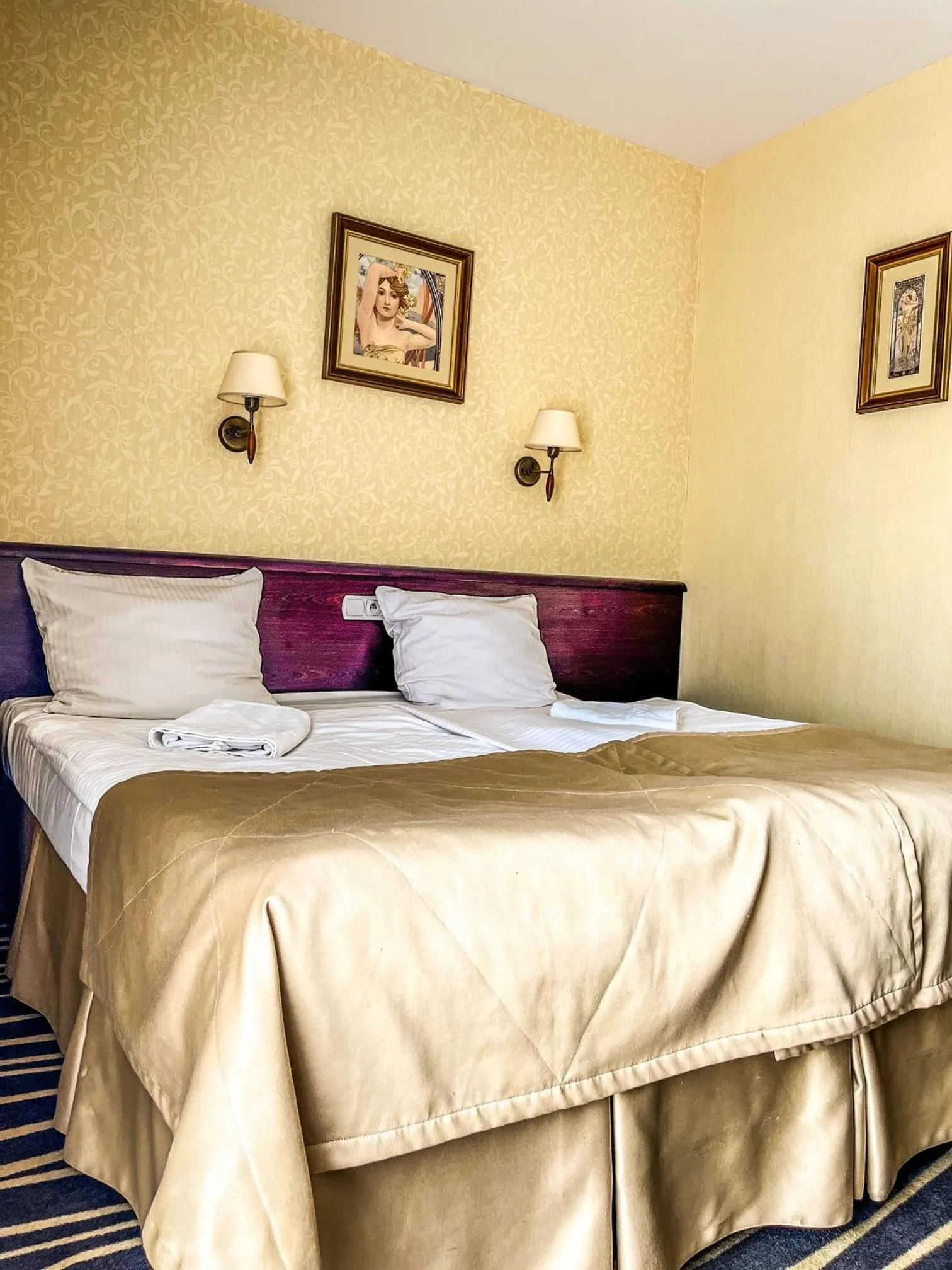 Bed in Hotel Adria