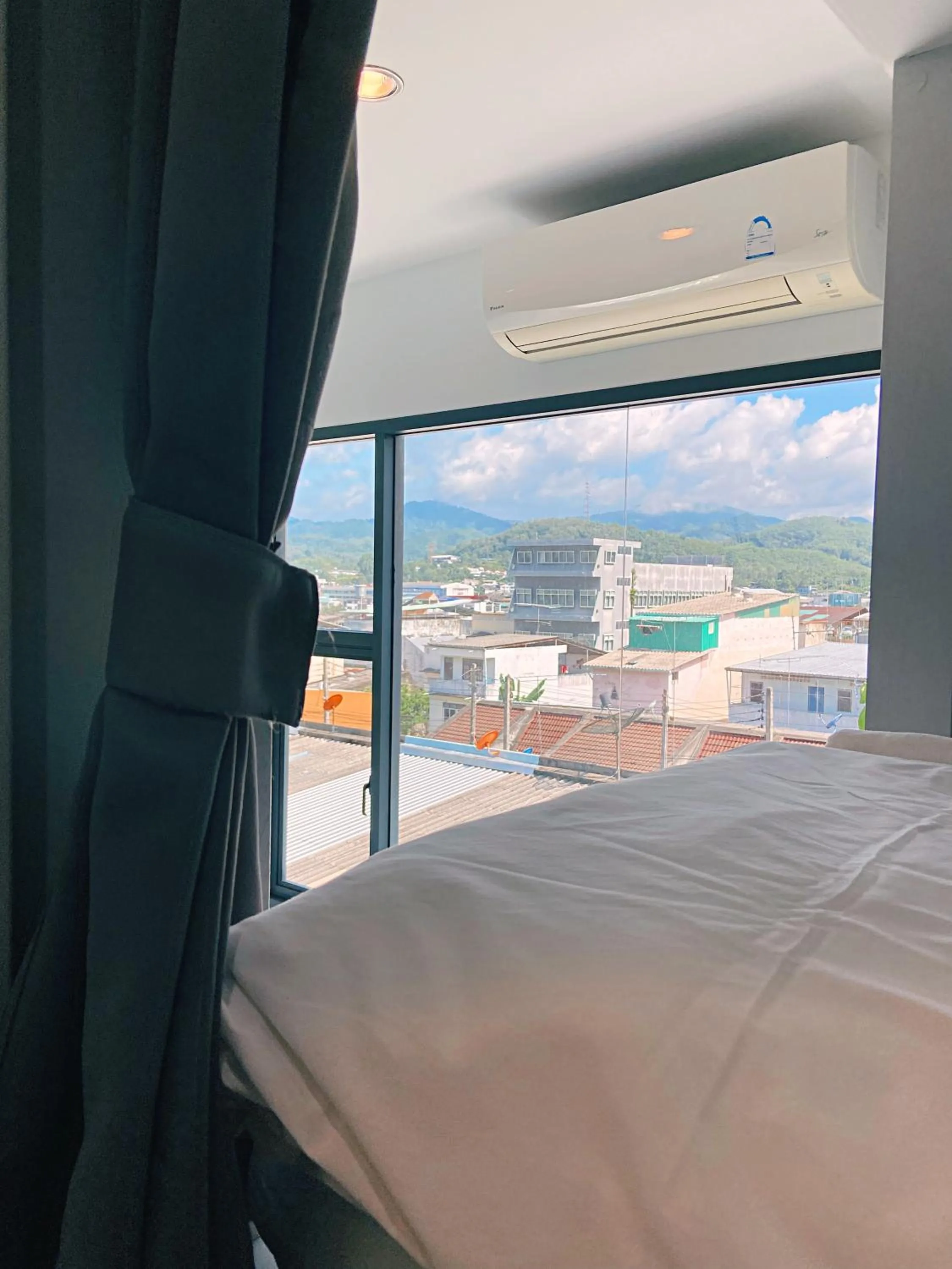 Bunk Bed in Mixed Dormitory Room in Hlangkha Hostel - หลังคา โฮสเทล