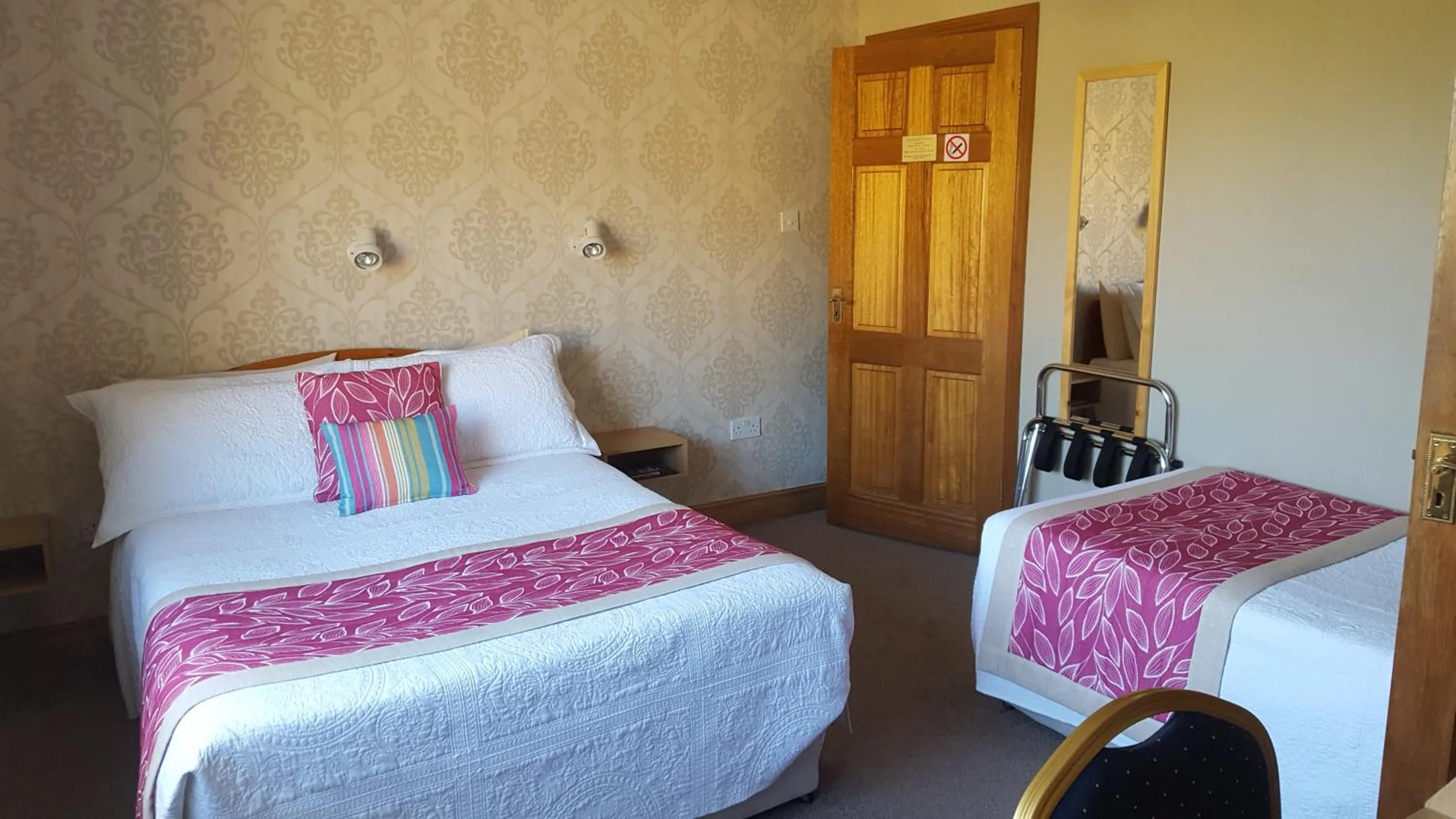 Bed in Riverwalk House B&B