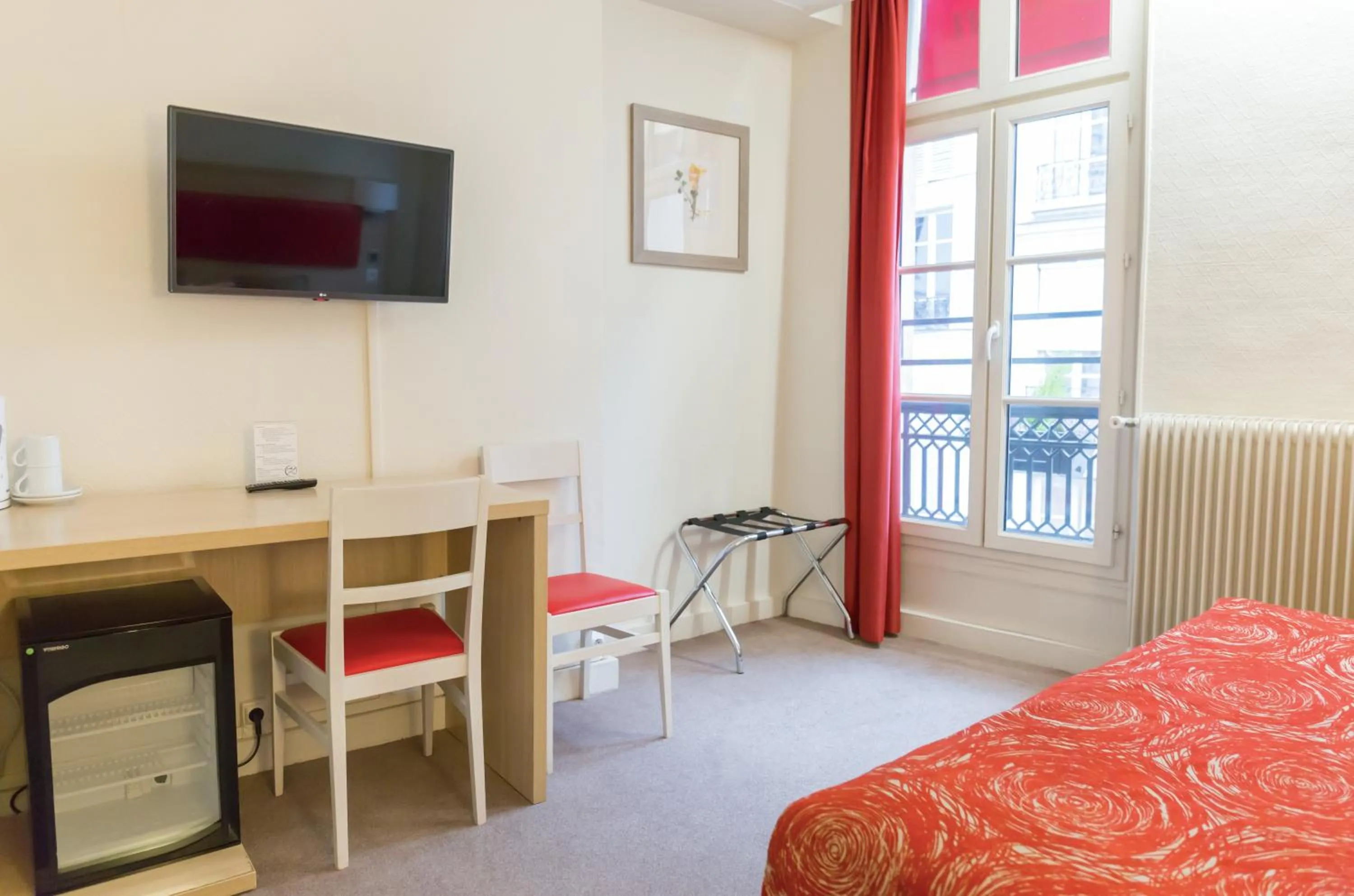 Bedroom, Bed in D'win