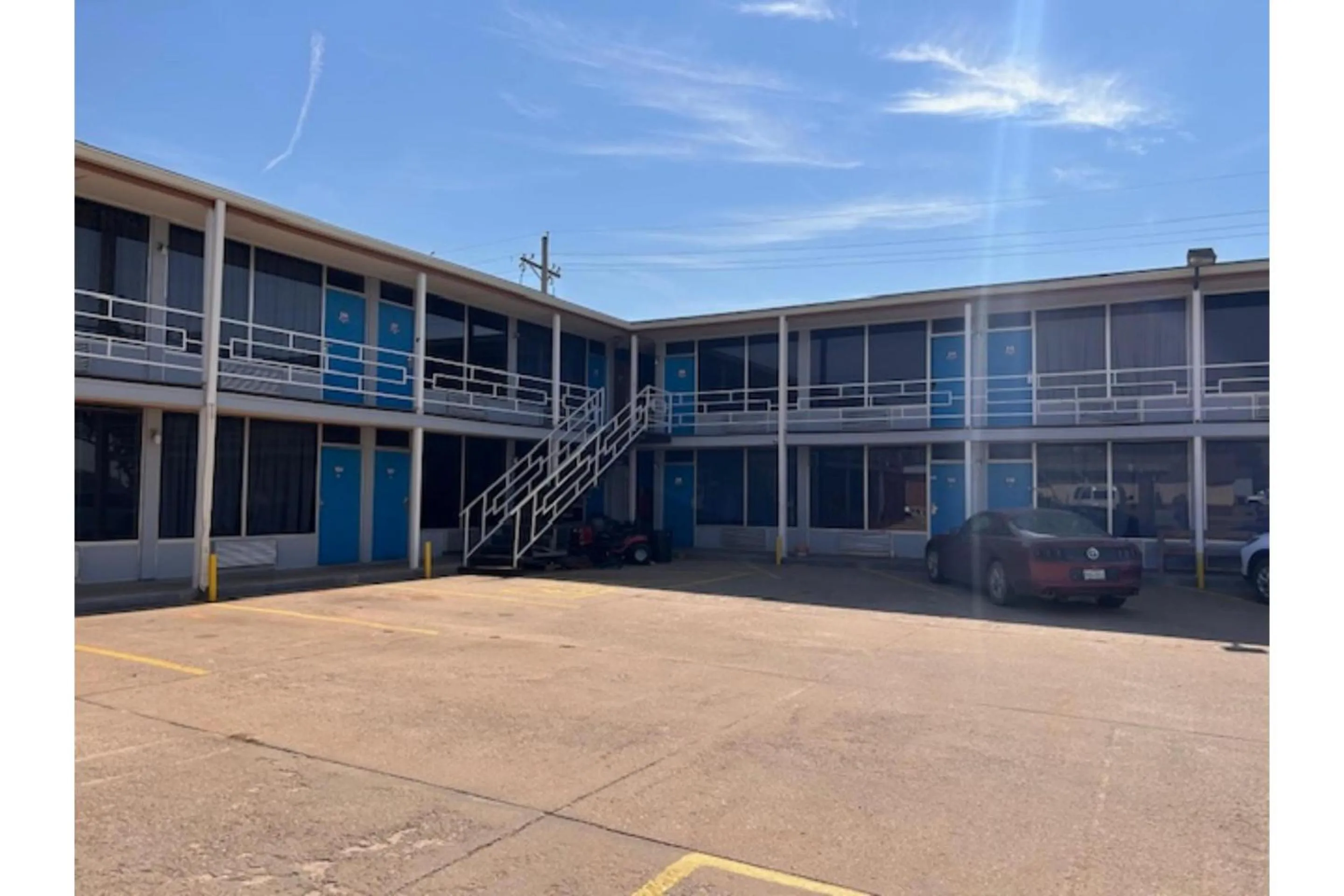 Parking in Sky Palace Inn By OYO Anthony KS