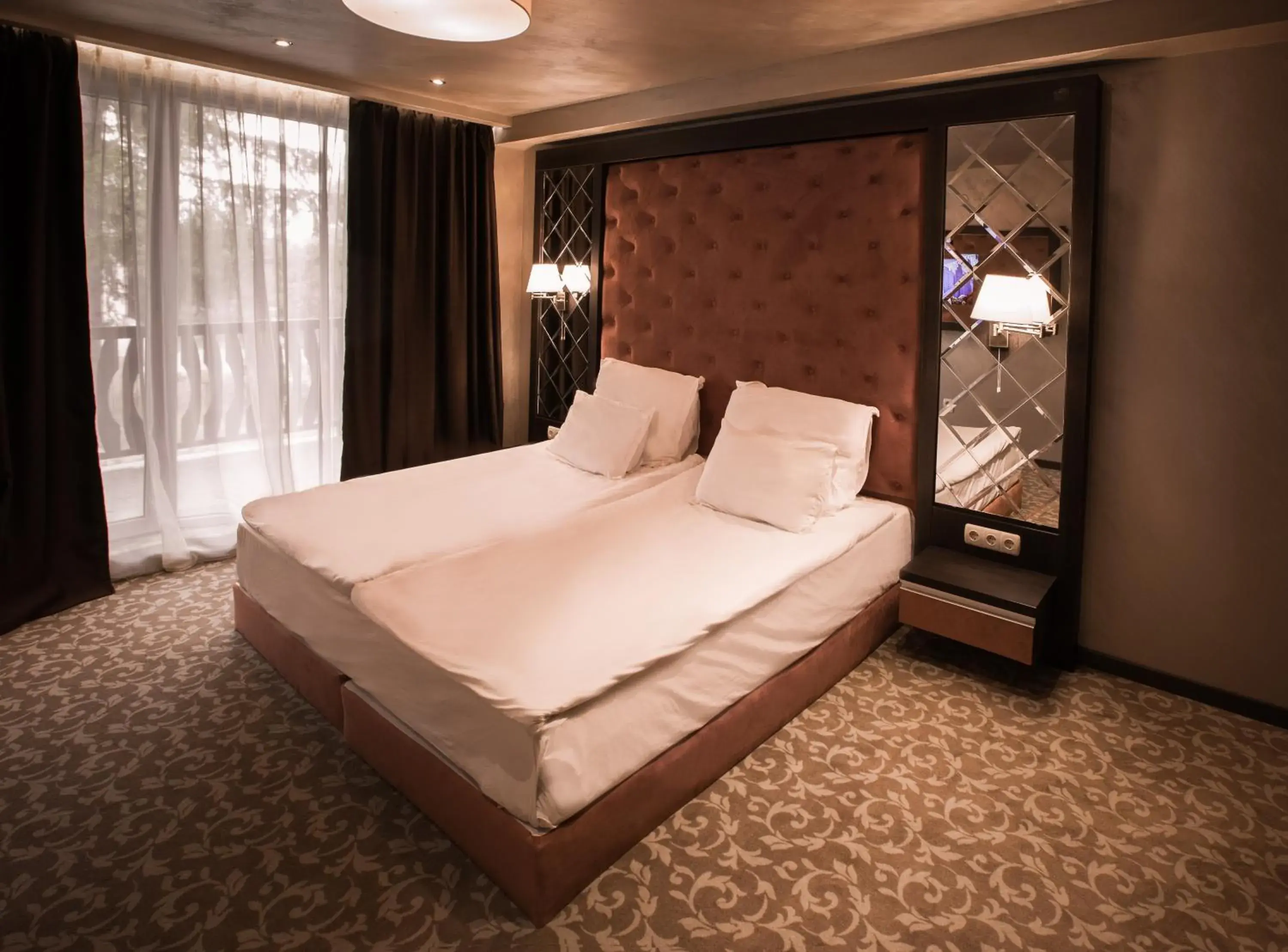 Day, Bed in Royal Spa Hotel Day, Bed in Royal Spa Hotel