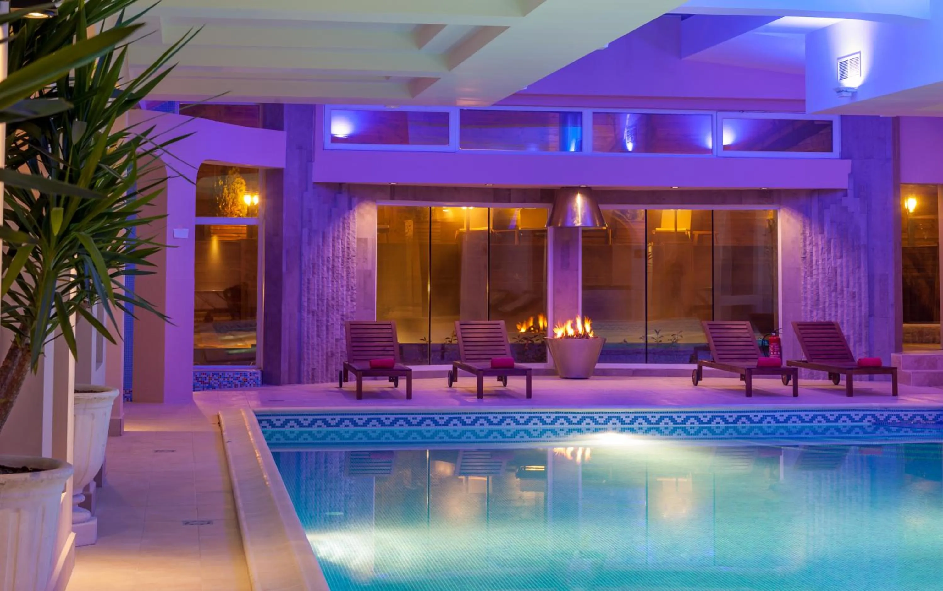 Swimming pool in Royal Spa Hotel