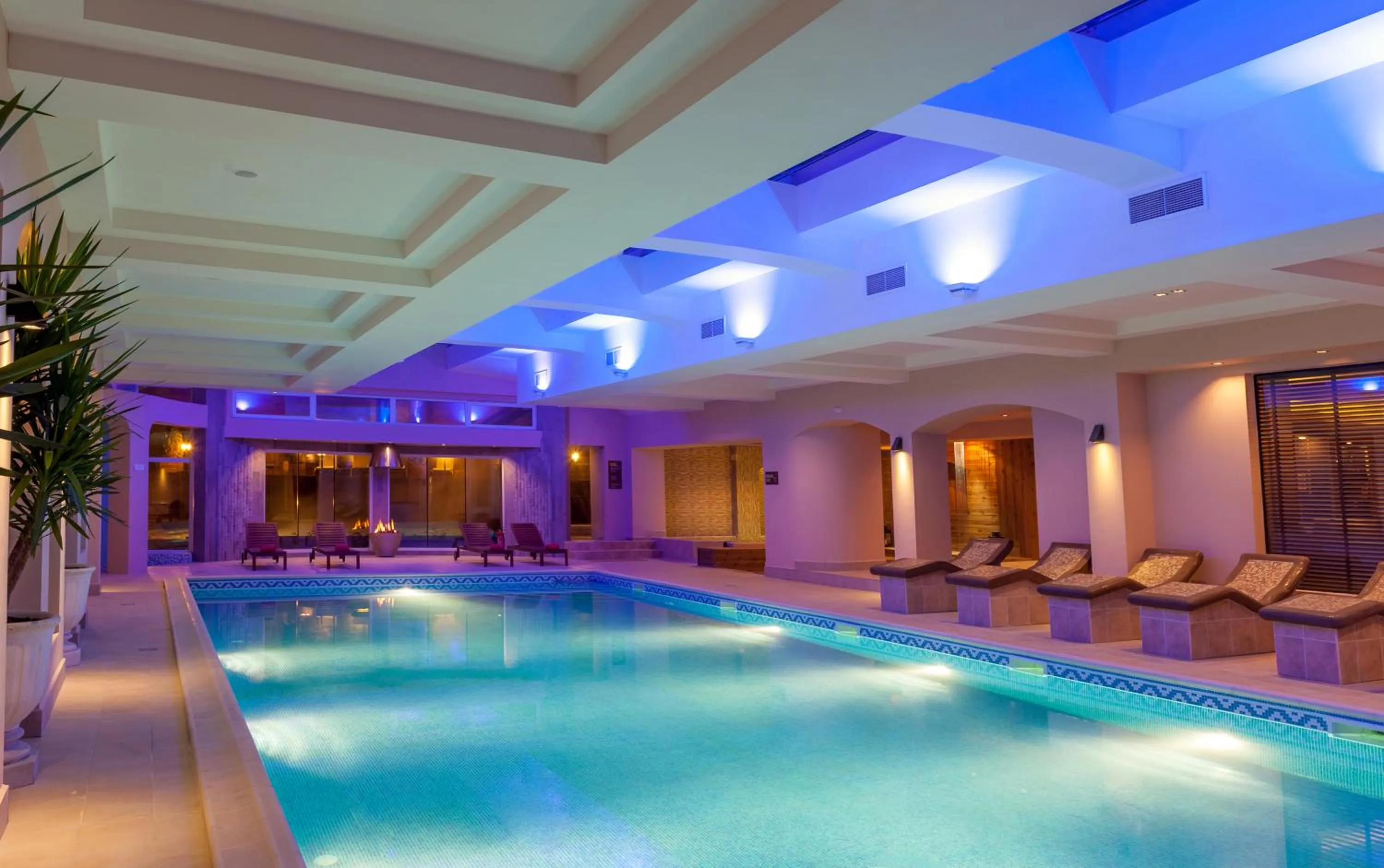 Swimming pool in Royal Spa Hotel