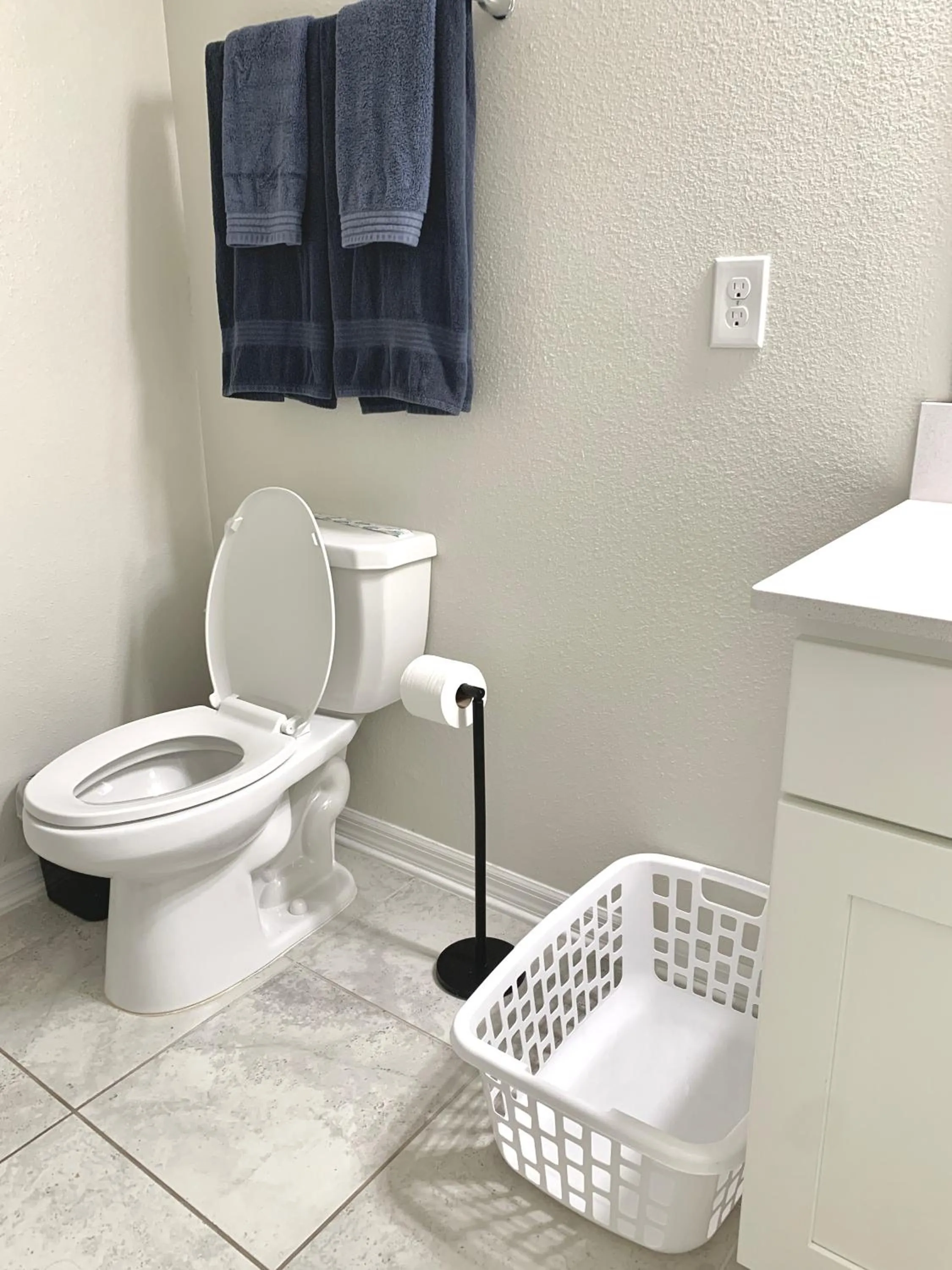 3B2B-Beautiful Lake View-Baby Friendly-FREE WATER PARK!NO Resort Fee-5 Miles to Disney-Storey Lake 3141