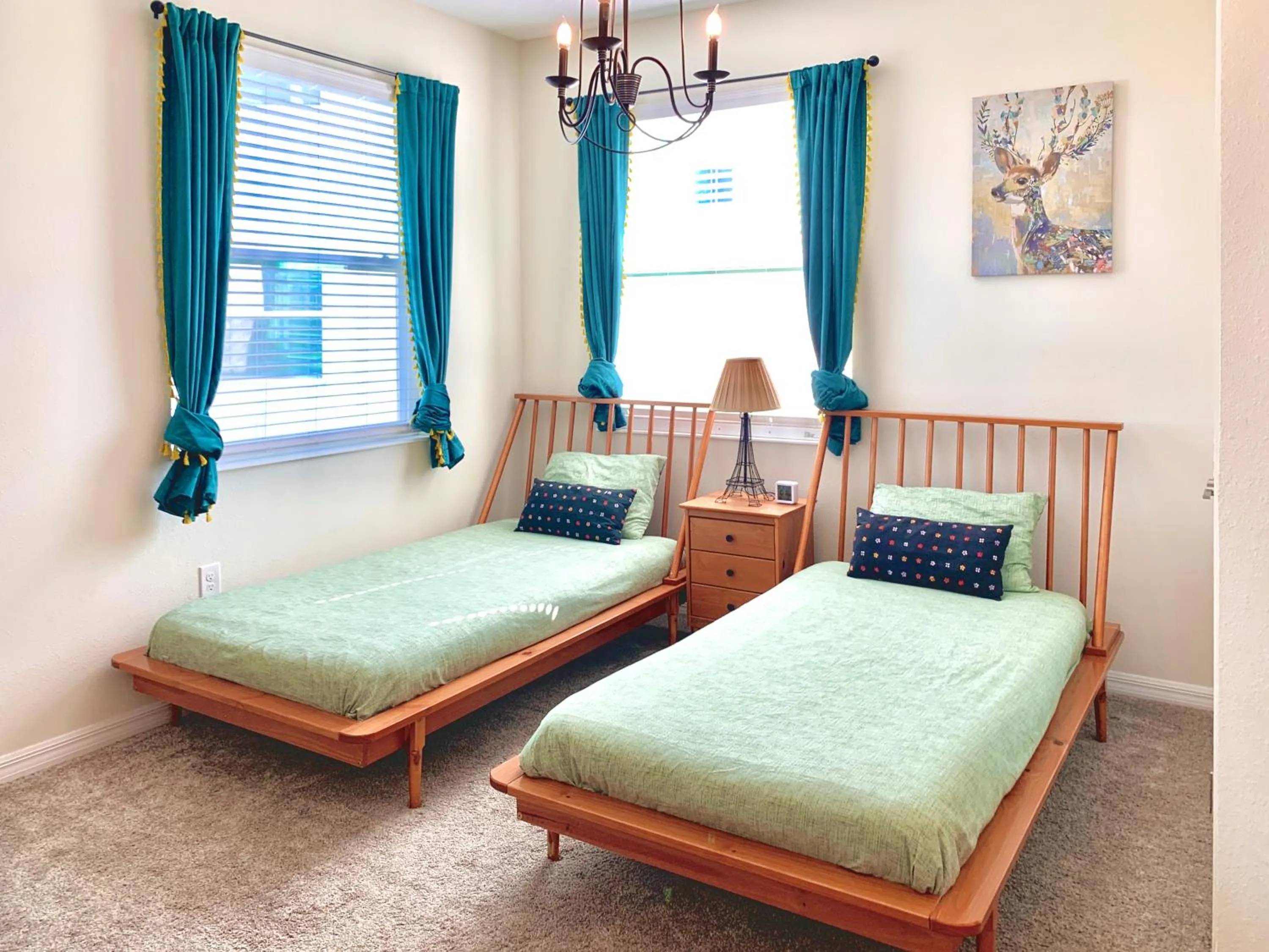 Bed in 3B2B-Beautiful Lake View-Baby Friendly-FREE WATER PARK!NO Resort Fee-5 Miles to Disney-Storey Lake 3141