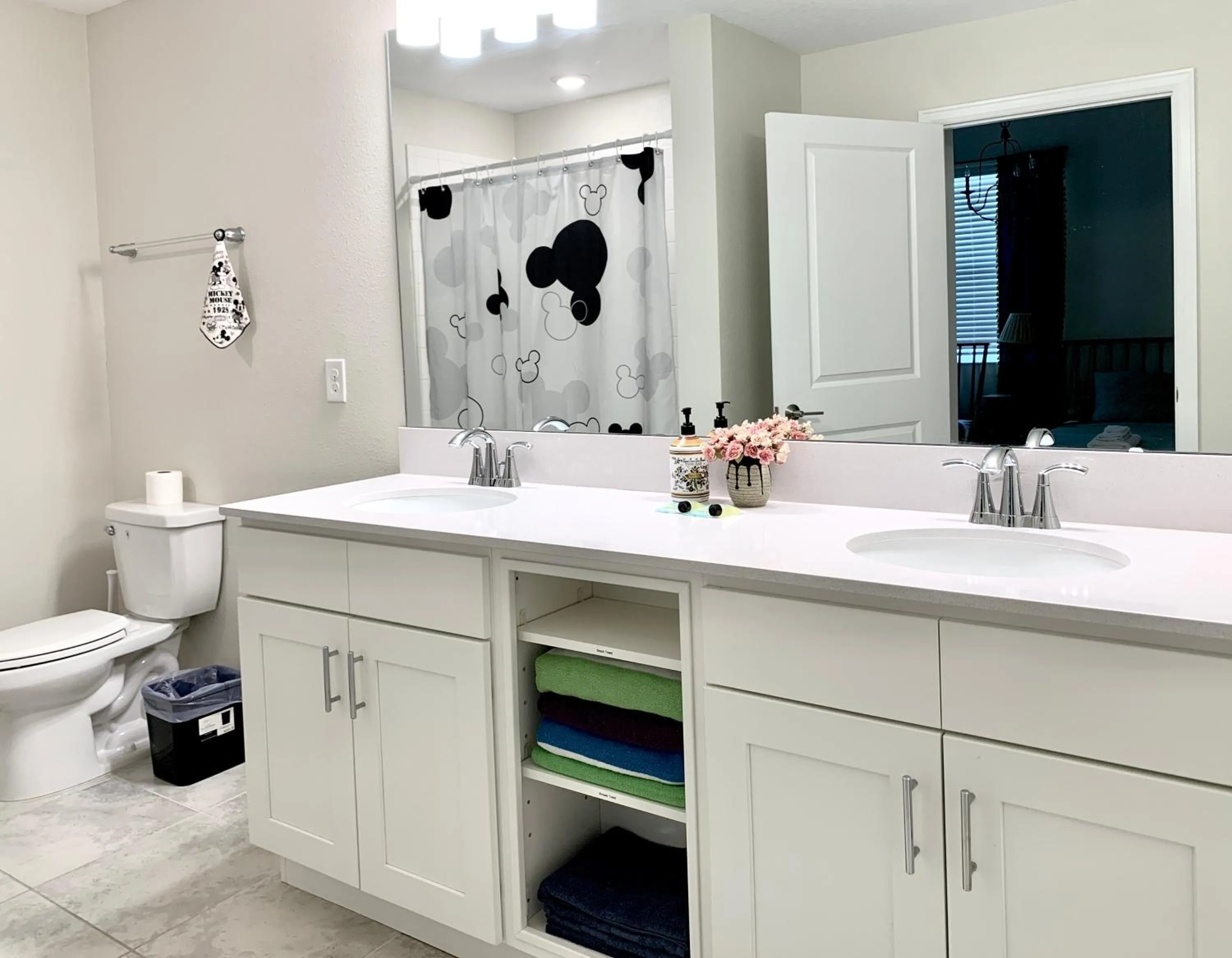 Bathroom in 3B2B-Beautiful Lake View-Baby Friendly-FREE WATER PARK!NO Resort Fee-5 Miles to Disney-Storey Lake 3141