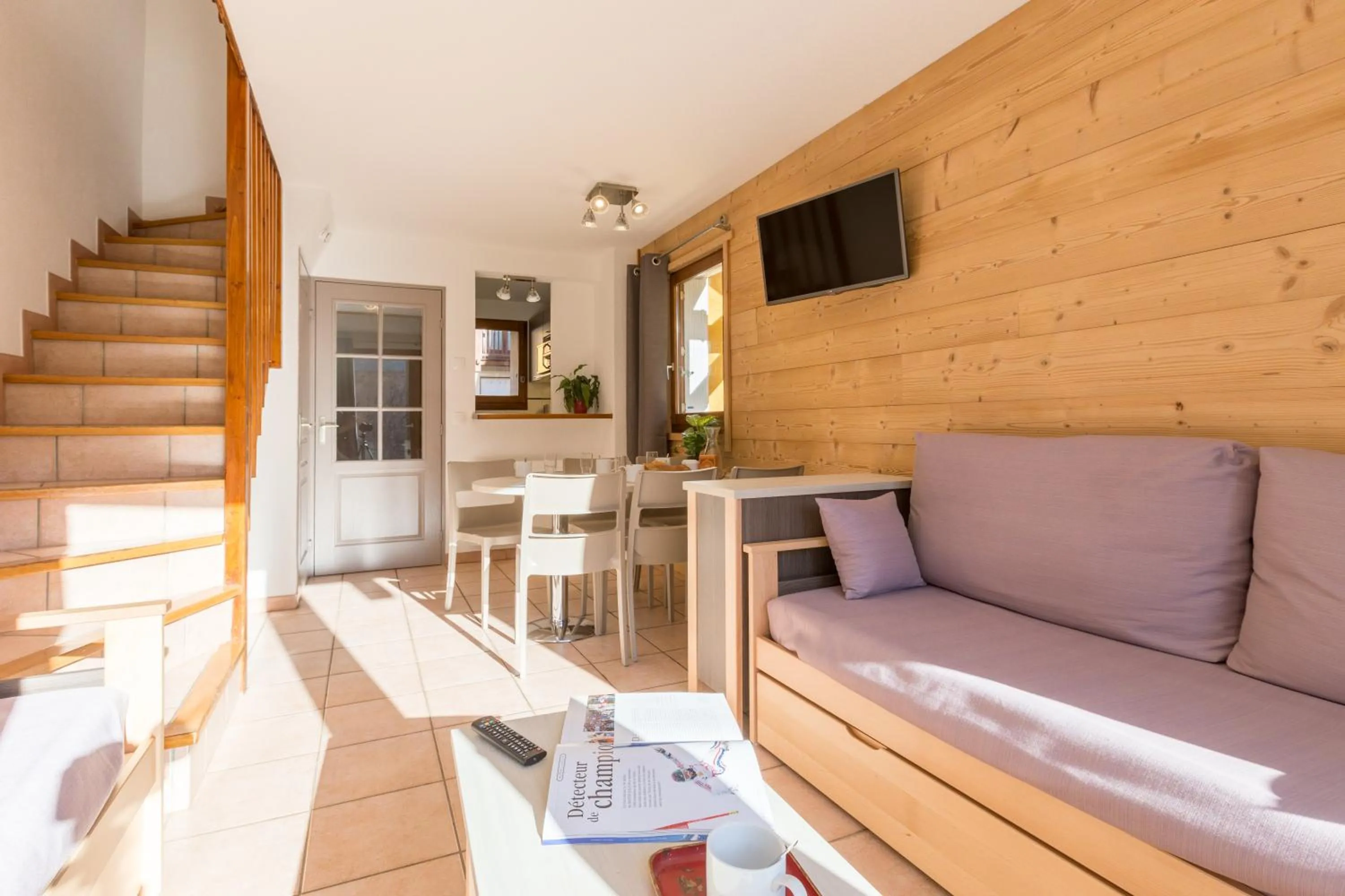 Living room in Chalets Jardin Alpin by Mountain Collection Immobilier